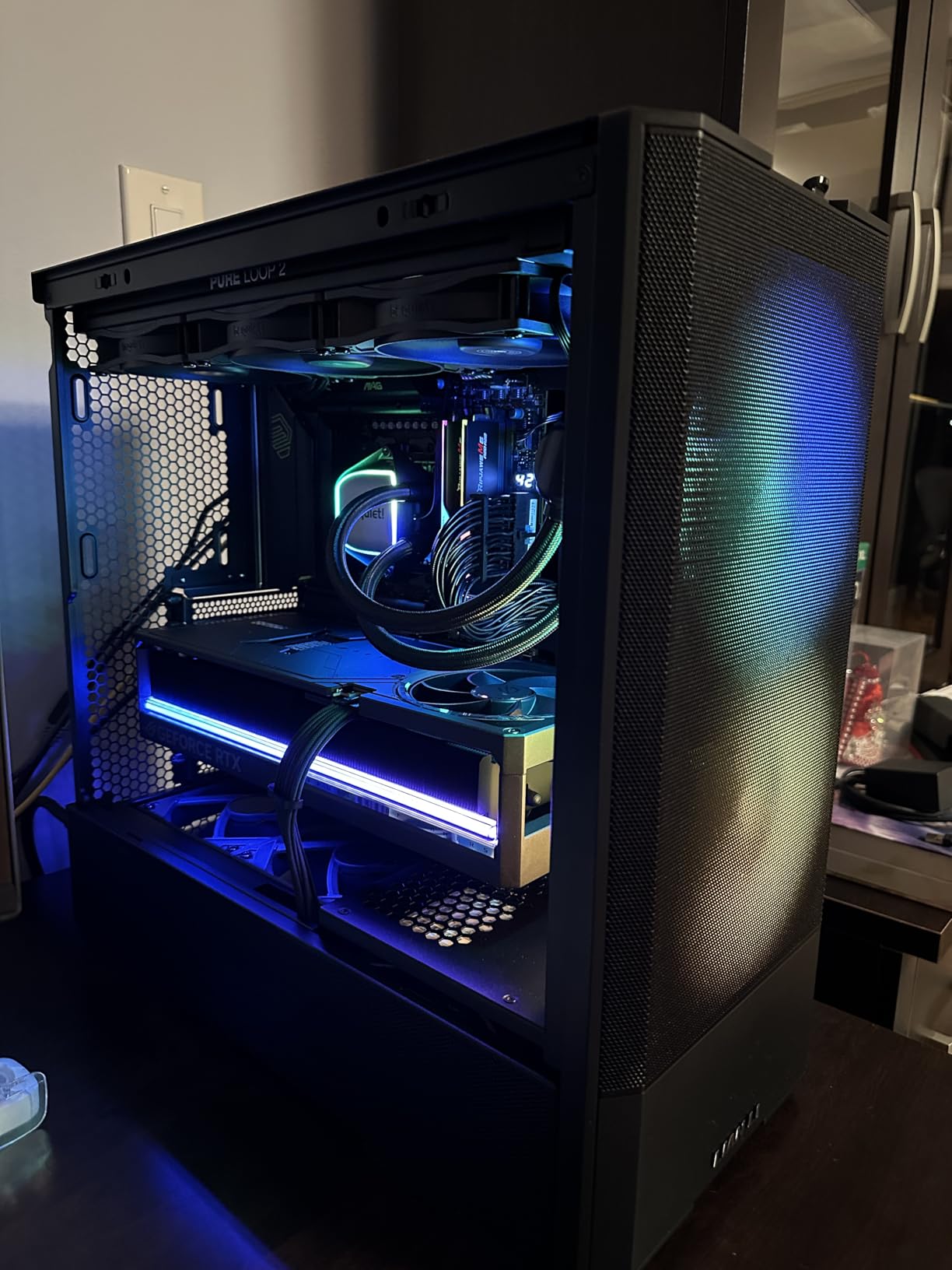 Lian Li LANCOOL 207 Compact ATX RGB Gaming Computer Case, Airflow Optimized Mesh Panels Tower Chassis w/ 2x140mm ARGB,2x120mm PWM Fans Pre-Installed, USB Type-C Port, Tempered Glass Side Panel (Black) customer photo 2