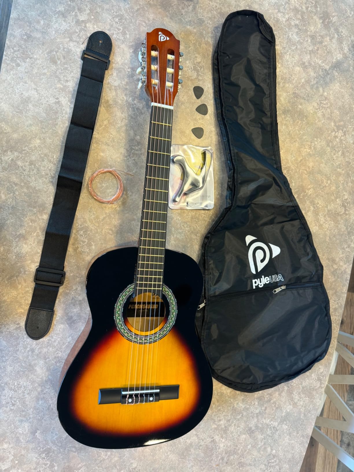 Pyle Beginner Acoustic Guitar Kit, 3/4 Junior Size All Wood Build Nylon String Instrument with Capo, Strap, Extra String Set, Gig Bag customer photo 2