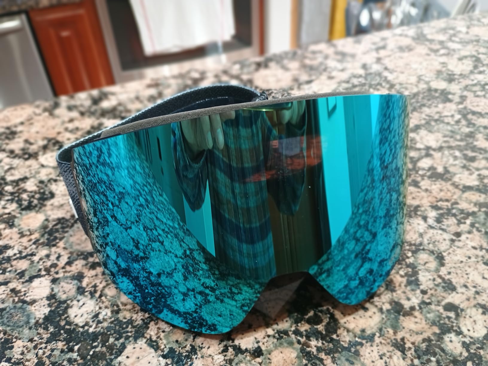 Wildhorn Maxfield Pro Ski Goggles for Men & Women - Fenom Lens Technology - Anti-Fog - Interchangeable Lenses - UV400 customer photo 2