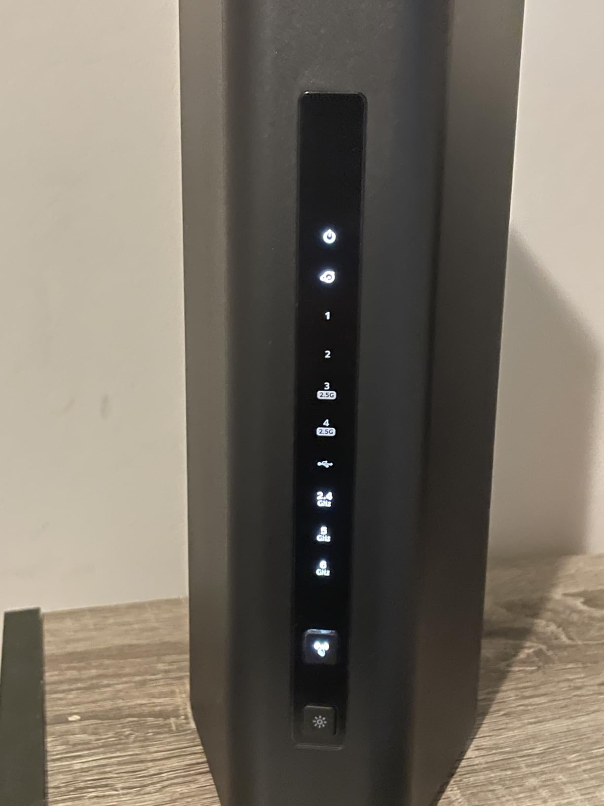 NETGEAR Nighthawk WiFi 7 Router (BE9300) - Router Only, 9.3Gbps Wireless Speed, 2.5 Gigabit Internet Port, Tri-Band for Gaming, Covers 2,500 sq. ft., 100 Devices customer photo 1