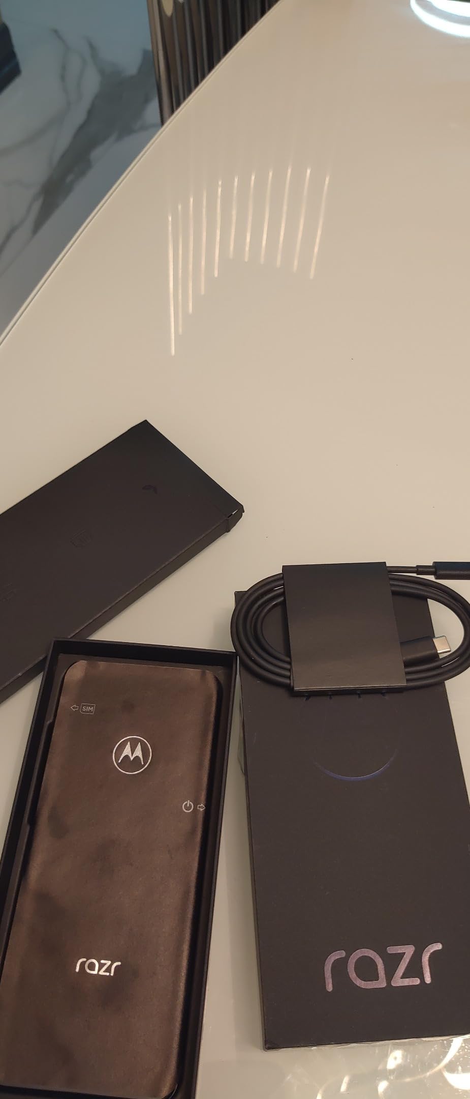 Motorola razr | 2024 | Unlocked | Made for US 8/256GB | 50MP Camera | Koala Gray (Renewed) customer photo 2