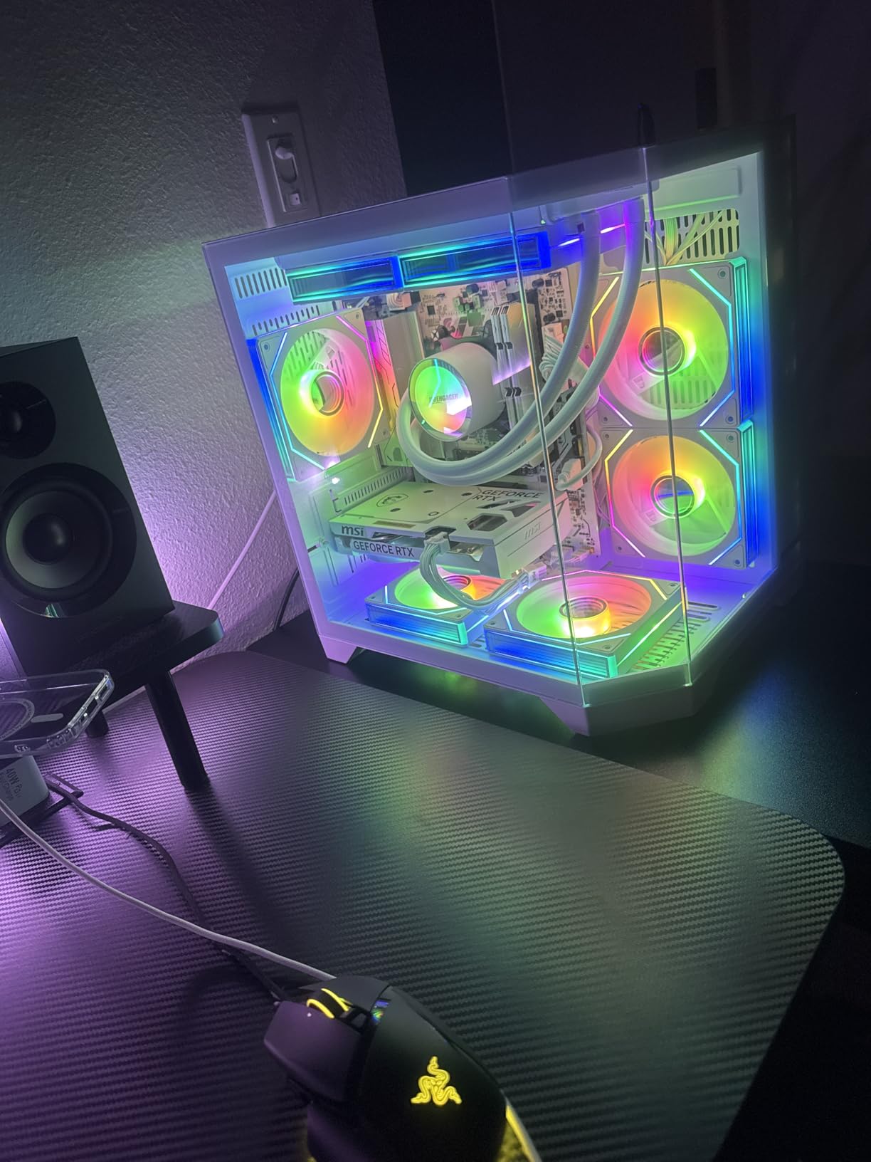 Ocean of Stars AI-Optimized Gaming PC -AMD Ryzen 7 7700 3.8 GHz, RTX 5060 8G, 32GB DDR5 RAM 6000MHz, 1TB PCIe SSD, 11AC WiFi,Windows 11 64-bit -White customer photo 2