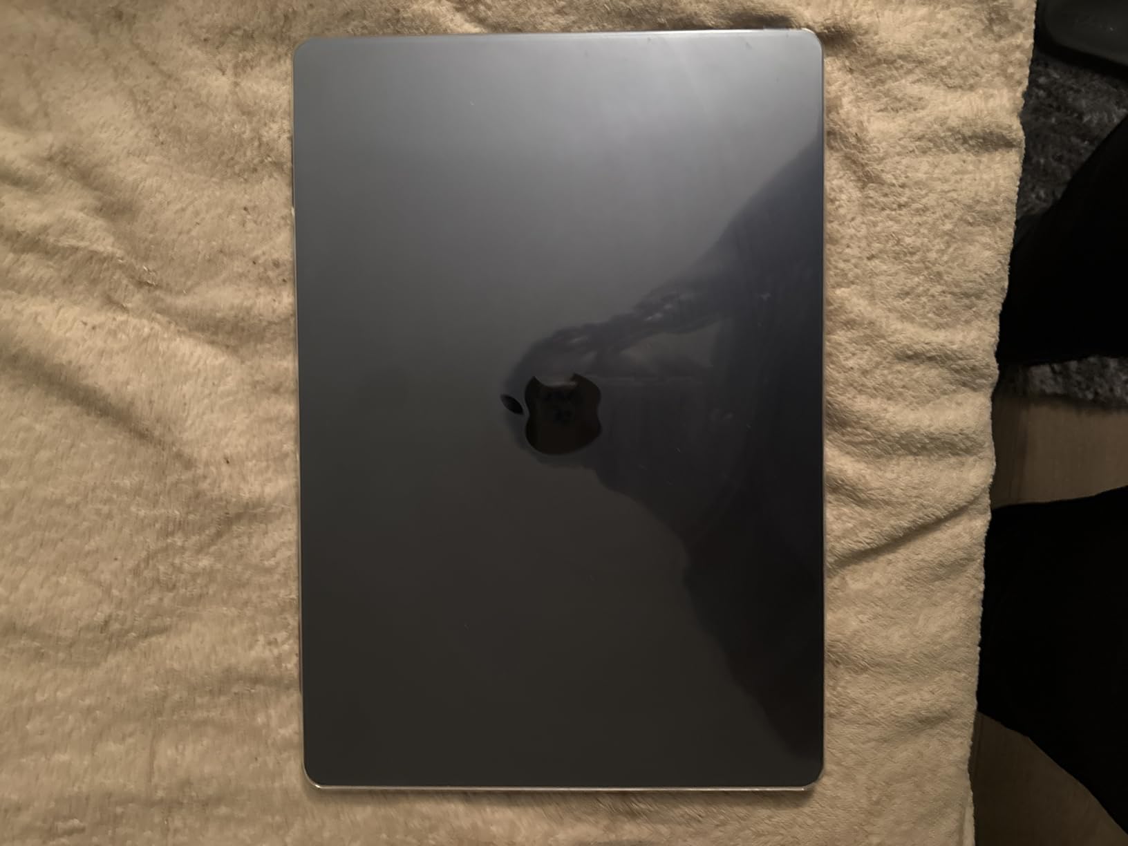 Apple 2024 MacBook Air 15-inch Laptop with M3 chip: Built for Apple Intelligence, 15.3-inch Liquid Retina Display, 24GB Unified Memory, 512GB SSD Storage, Backlit Keyboard, Touch ID; Starlight customer photo 2
