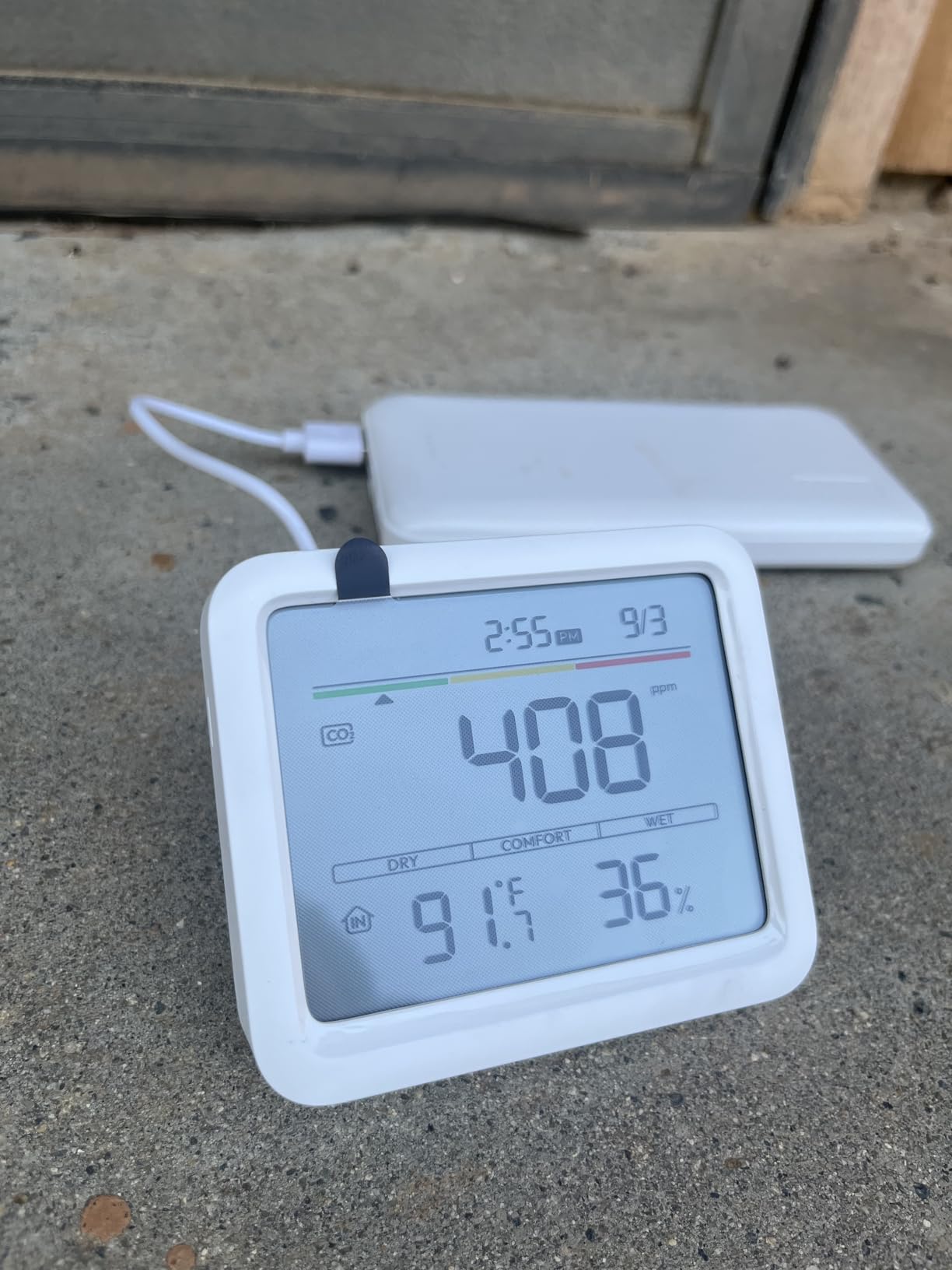 SwitchBot CO2 Detector, Air Quality Monitor Indoor, CO2 Monitor for CO2/TEMP/Humidity, Portable Carbon Dioxide Detector for Home/Car/Office/Greenhouse customer photo 2