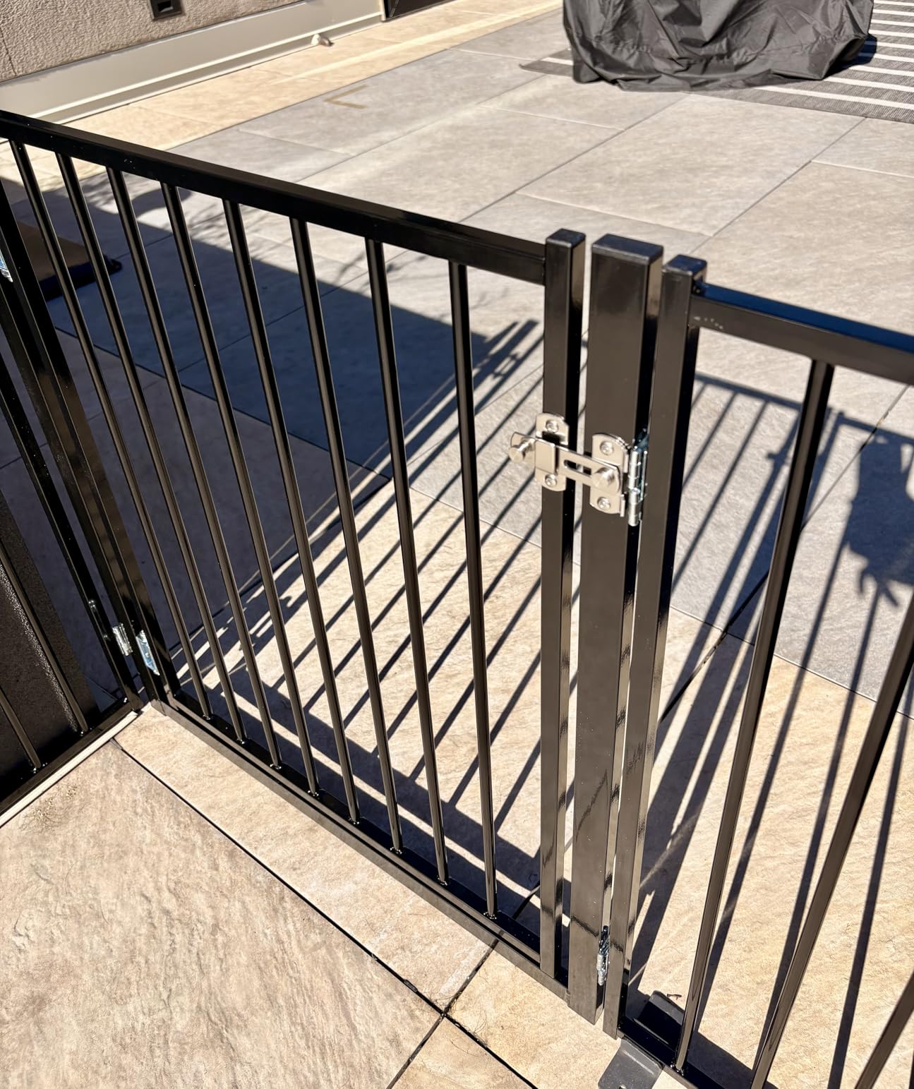 No Pawblems Free Standing Dog Gate with Door, 30'' Tall Foldable Dog Fence for Indoor & Outdoor, Up to 104 Inch Extra Wide Puppy Gate for Stairs, Hallways, Doorways, Deck, Yard (Black, 4 Panels) customer photo 2