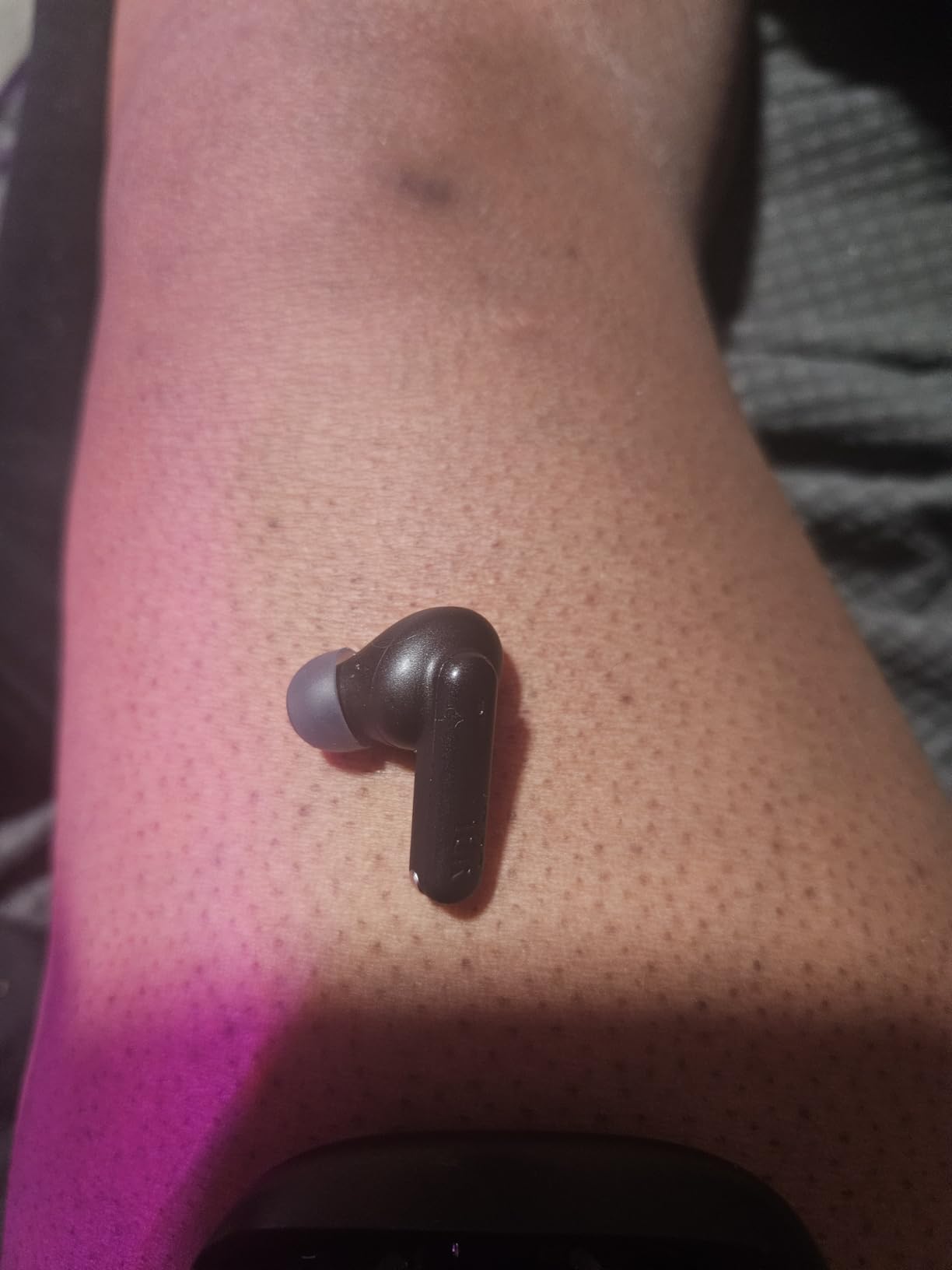 Vibe Beam 2 - True Wireless Noise Cancelling Earbuds with JBL Pure Bass Sound and Smart Ambient technology, 4mics for crisp, clear calls, up to 40Hrs of Playback, IP54 Dust and Water resistant (Black) customer photo 1