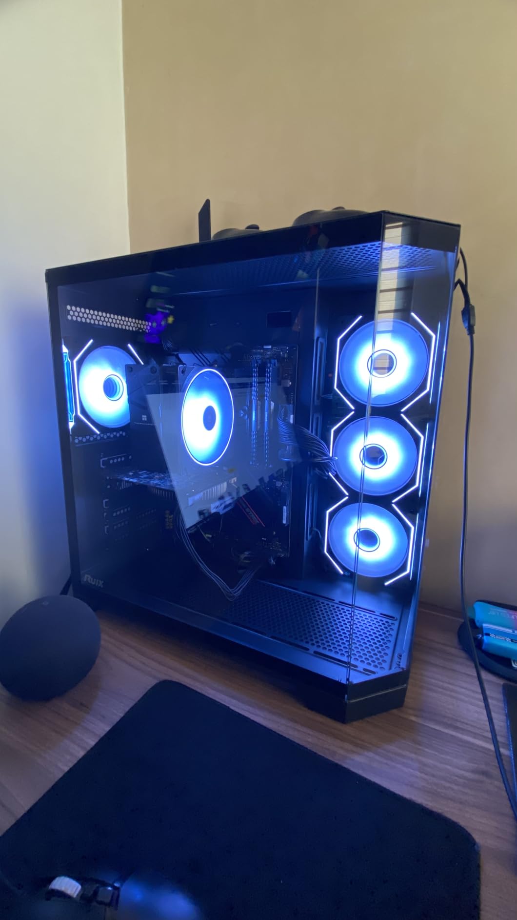 RUIX OV303 ATX Mid-Tower PC Case, Pre-Installed 4 x 120mm Prism ARGB PWM Fans, USB 3.0 & Type-C Ports, High-Airflow Gaming Computer Case - White customer photo 1