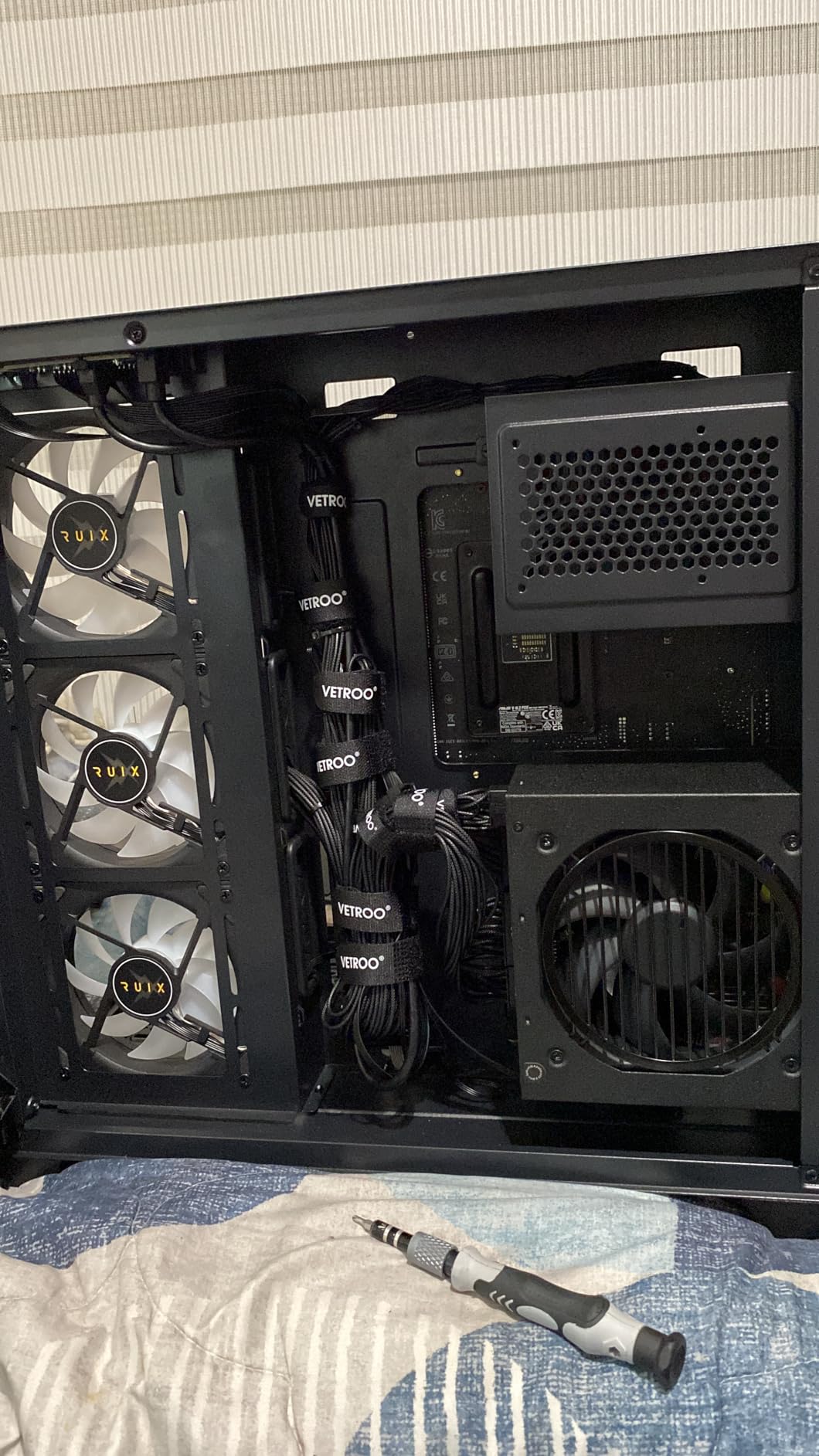 RUIX OV303 ATX Mid-Tower PC Case, Pre-Installed 4 x 120mm Prism ARGB PWM Fans, USB 3.0 & Type-C Ports, High-Airflow Gaming Computer Case - White customer photo 2