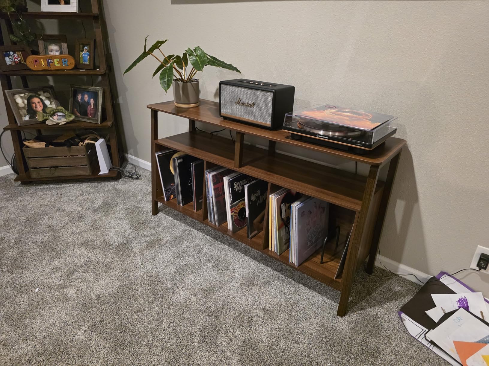 Mxtxmy Large Record Player Stand,Mid Century Turntable Stand Table with Open Storage Holds up to 300 Albums,Vinyl Record Storage Display Shelf for Living Room Bedroom (Walnut) customer photo 2