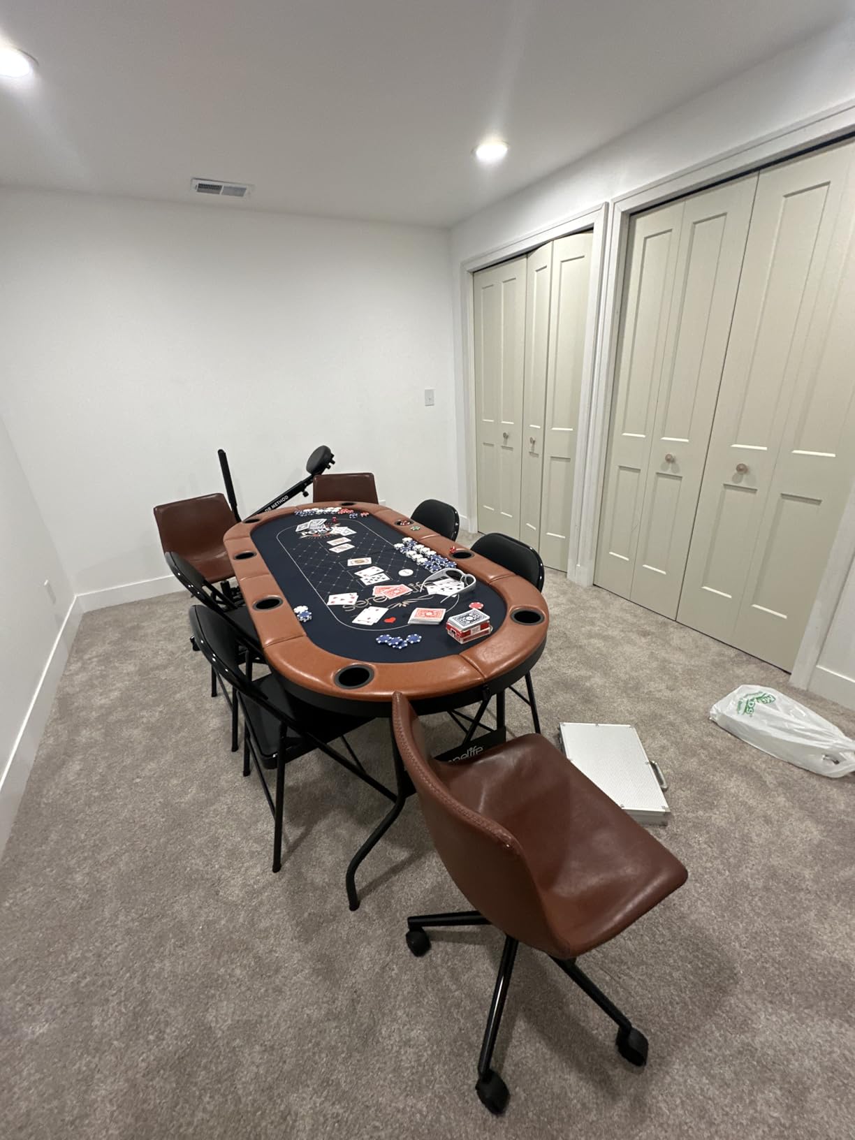 SereneLife 8 Player Foldable Poker Table, 71 inch Portable Casino Table for Texas Hold'em w/Cushioned Rail & Cup Holders, Folding Game & Card Table customer photo 2