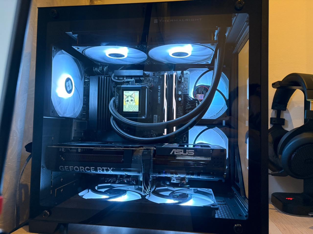 Thermalright FW 240 SE ARGB Black-AIO CPU Liquid Cooler, IPS LCD Screen with 320 * 240 Resolution, for AM4/AM5, Intel LGA1700/1851, 2-inch Magnet-Absorbent LCD Screen for Images-Black,PC CPU Water Cooler customer photo 2