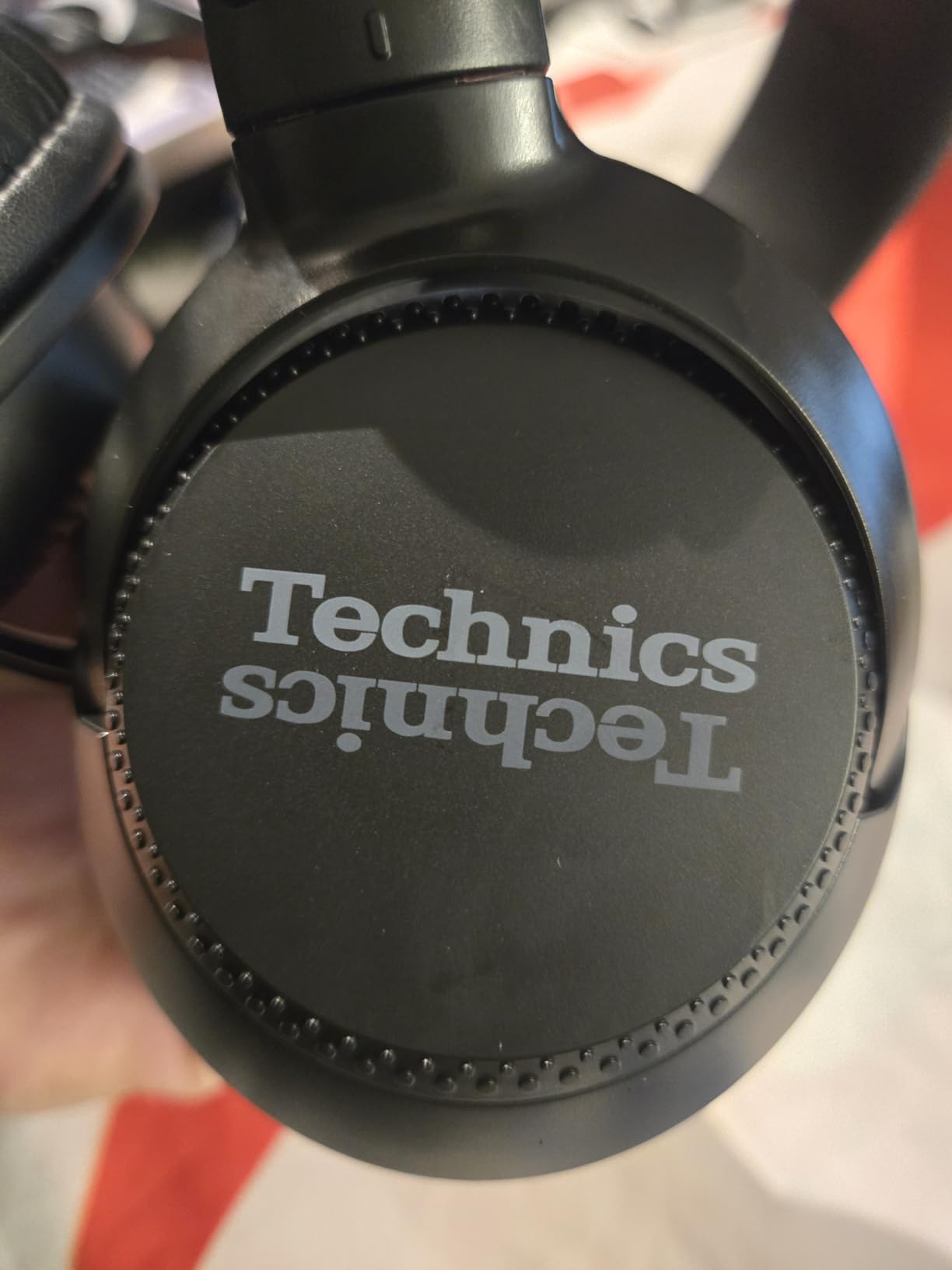 Technics Professional DJ Headphones EAH-DJ1200-K customer photo 1