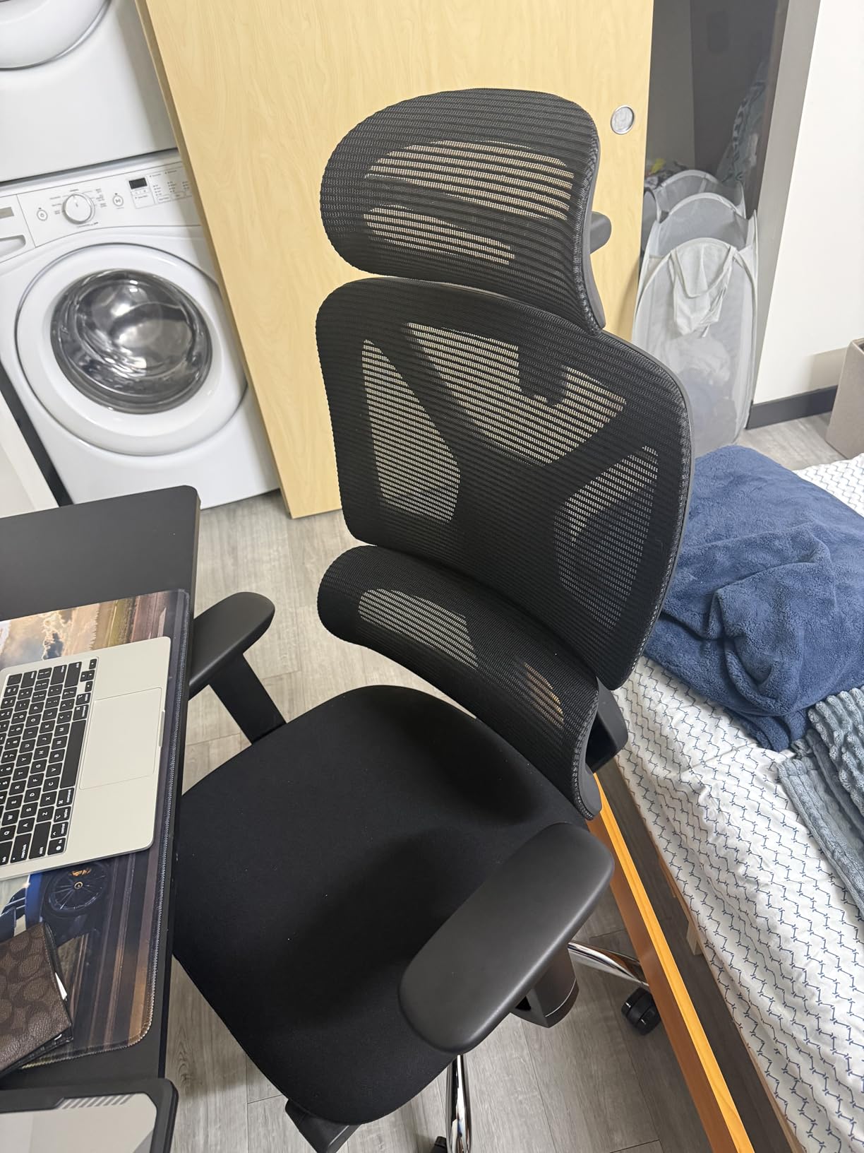 FLEXISPOT ErgoX Premium Ergonomic Office Chair with Footrest - Adjustable 3D Armrests, Dynamic Lumbar Support, Recline & Tilt Function, Mesh Seat customer photo 1