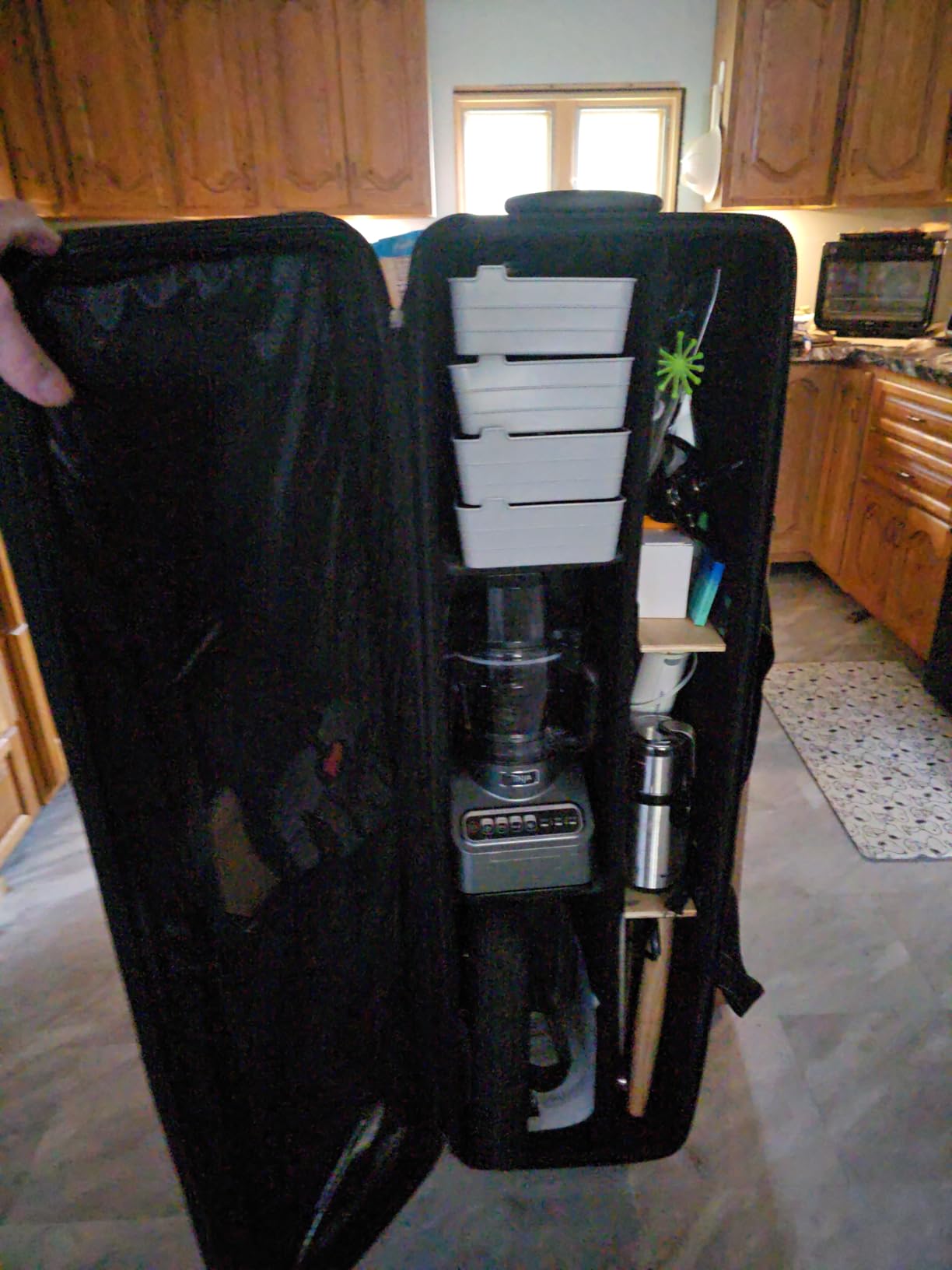 VEVOR Studio Equipment Trolley Case, 51.57 x 14.37 x 14.96 in / 131 x 36.5 x 38 cm, Rolling Camera Bag, Carrying Bag with Wheels Straps Padded Compartment Handle customer photo 1