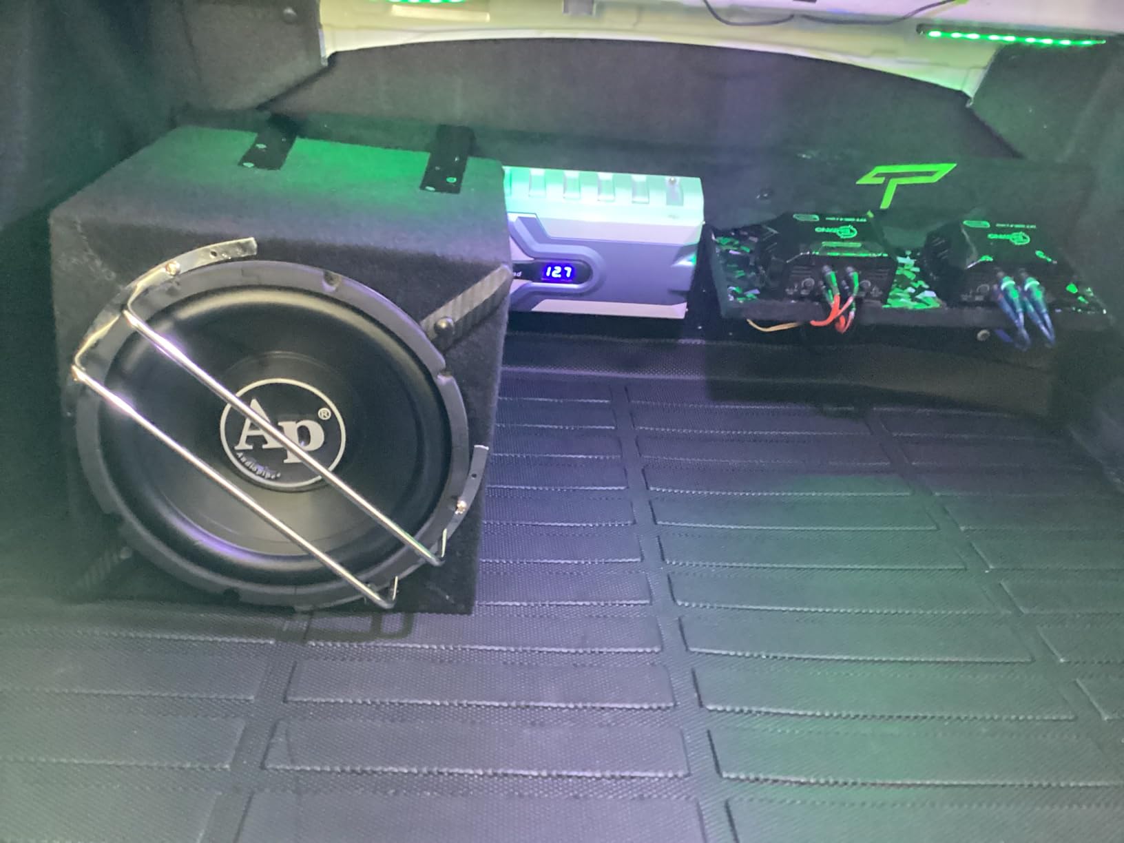 Timpano 400 Watts Mono Subwoofer Car Audio Amplifier TPT-BASS400 2 Ohm - 12 Volts Mini Monoblock Class D Car Amp, Built-in Crossover & Bass Boost with High Level Inputs customer photo 1