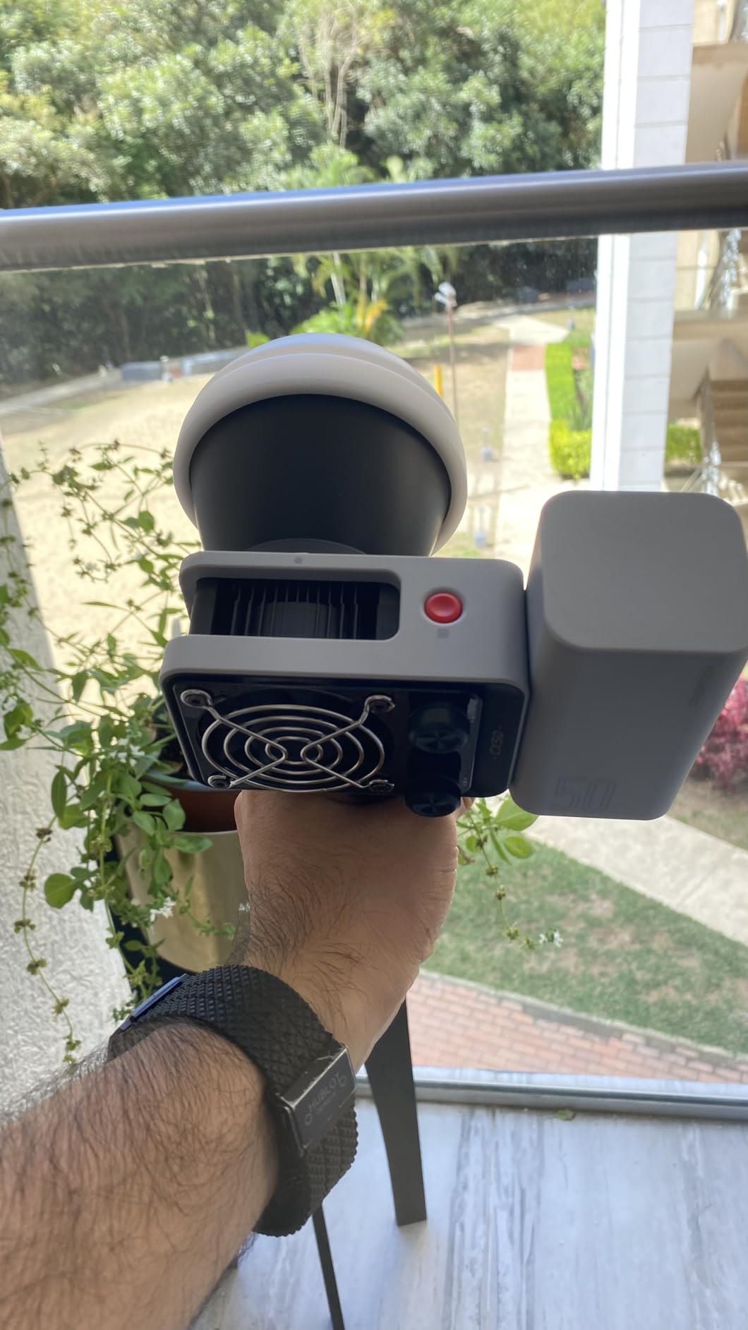 ZHIYUN CINEPEER CX50 50W LED Video Light, 2700K-6500K Portable Camera Light, TLCI/CRI96+, APP Control with Battery, COB Continuous Output Lighting for Video & Location Shooting (Bi-Color) customer photo 2