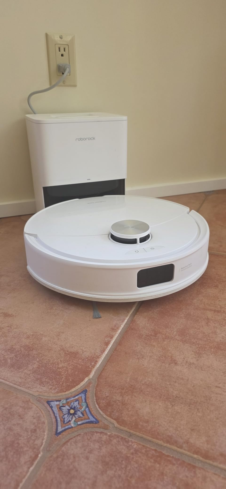 Q10 S5+ Robot Vacuum and Mop, 10,000Pa Suction, Upgraded from Q8 max+, 70 Days Self-Emptying, Obstacle Avoidance, Sonic Mopping, Dual Anti-Tangle Design, Auto Mop Lifting, Ideal for Pet Hair customer photo 1