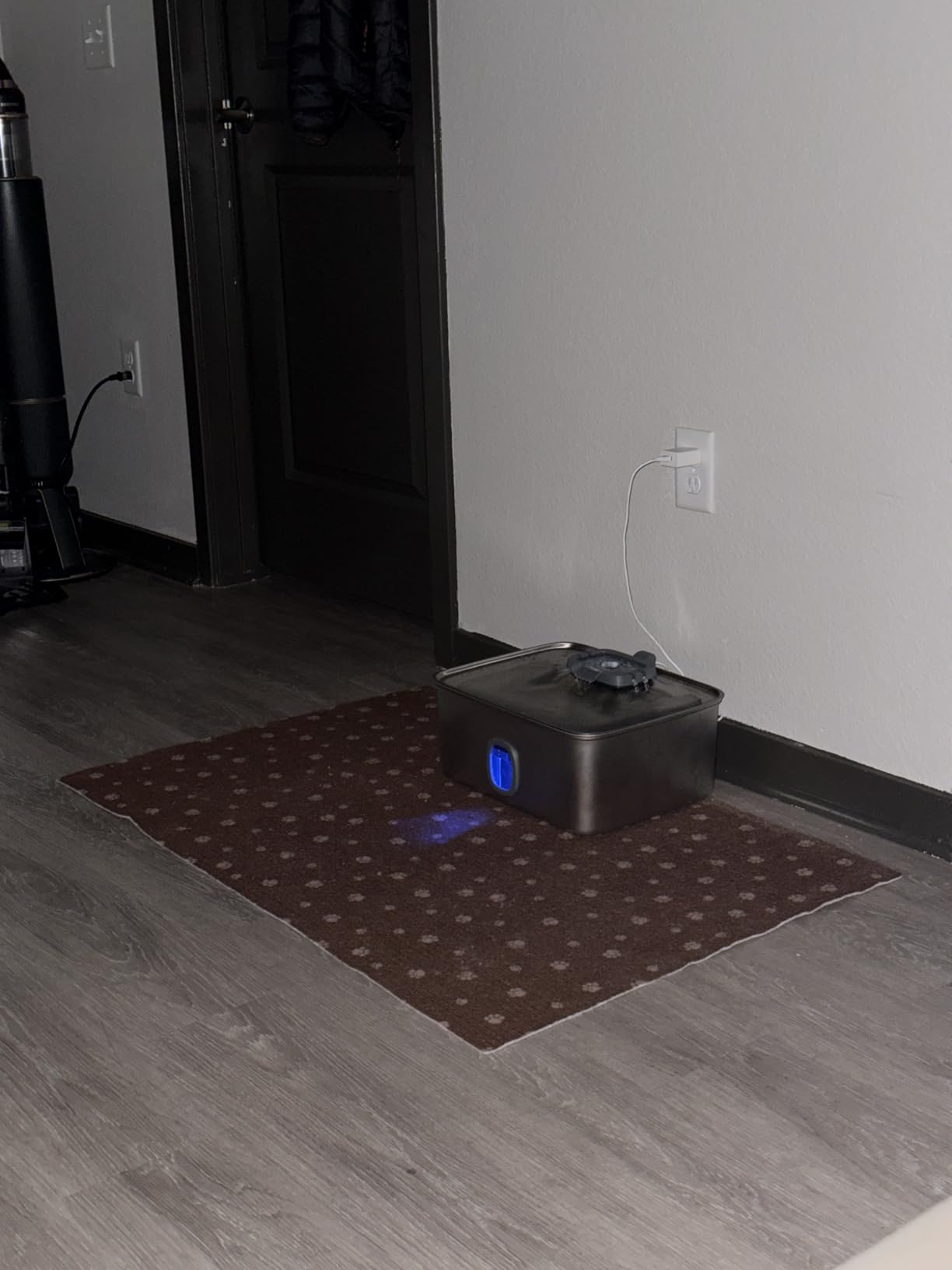 Kastty 4 Gal Dog Water Fountain for Large Dogs, 15L Stainless Steel Dog Water Bowl Dispenser Triple Filtration, Ultra Quiet Automatic Pet Water Fountain with Water Level Window and LED Light customer photo 2