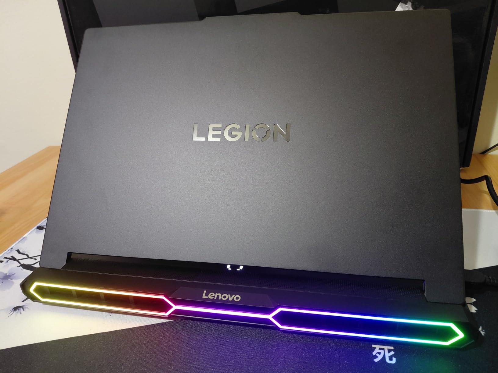 Lenovo Legion Pro 7i Gaming Laptop - Intel Core Ultra 9 275HX - 16
