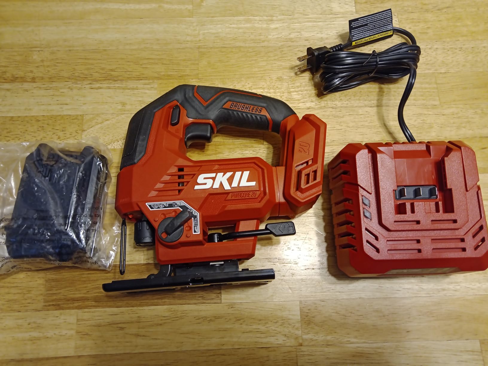 SKIL PWR CORE Brushless 20V Jig Saw Including 2.0Ah Battery and Charger- JS8290B-10 customer photo 1