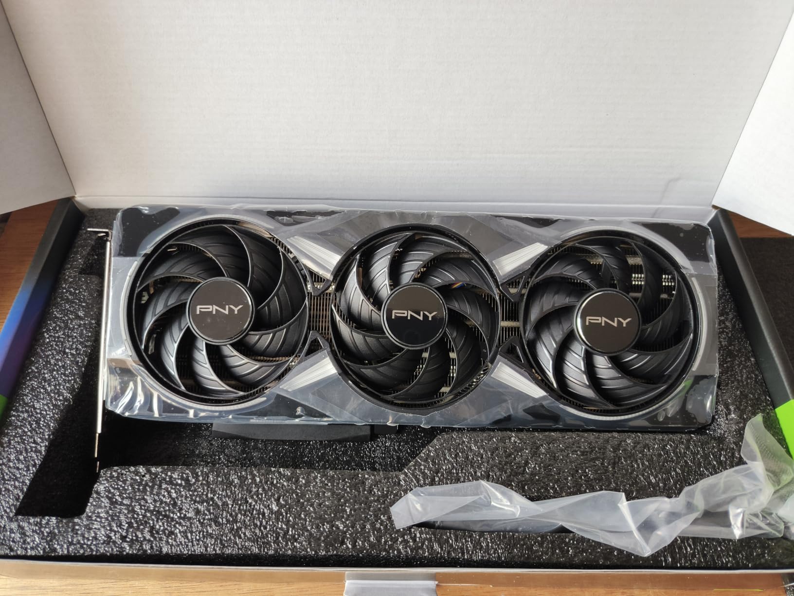 PNY NVIDIA GeForce RTX 5070 Epic-X ARGB OC Triple Fan Graphics Card (12GB GDDR7, 192-bit, 2685 MHz, SFF-Ready, PCIe 5.0) customer photo 2