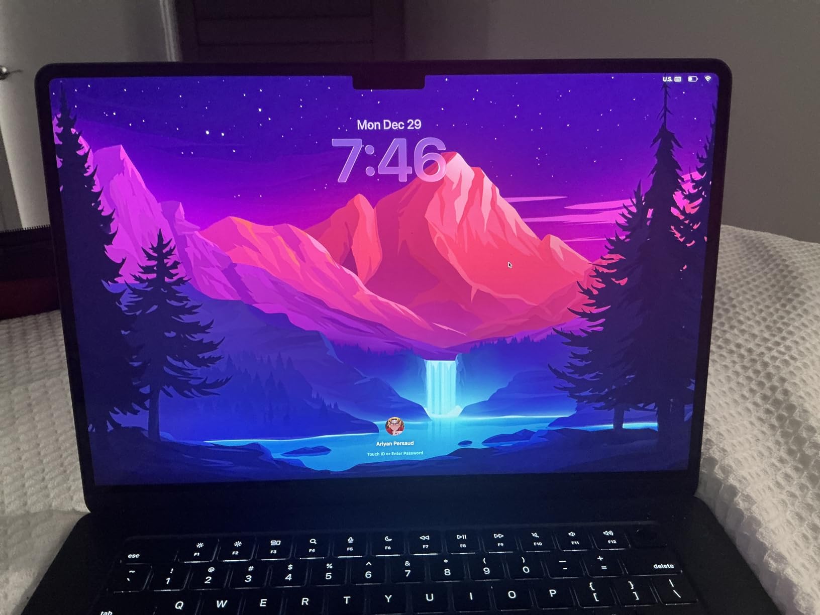 2025 MacBook Air 15-inch Laptop with M4 chip, 24GB Unified Memory, 512GB SSD Storage customer photo 2