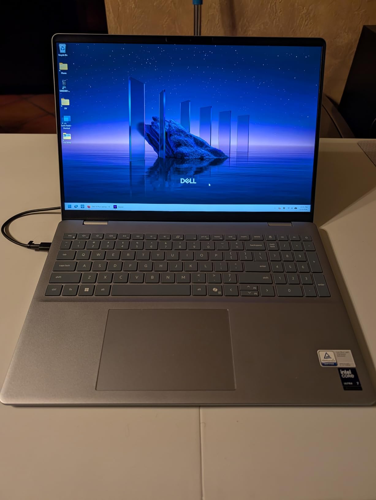 Dell 16 Plus Laptop DB16250-16.0-inch 16:10 2.5K Display, Intel Core Ultra 7 256V, 16GB LPDDR5X Memory, 1TB SSD, Arc Graphics, Backlit Copilot Key Keyboard, Windows 11 Home customer photo 1