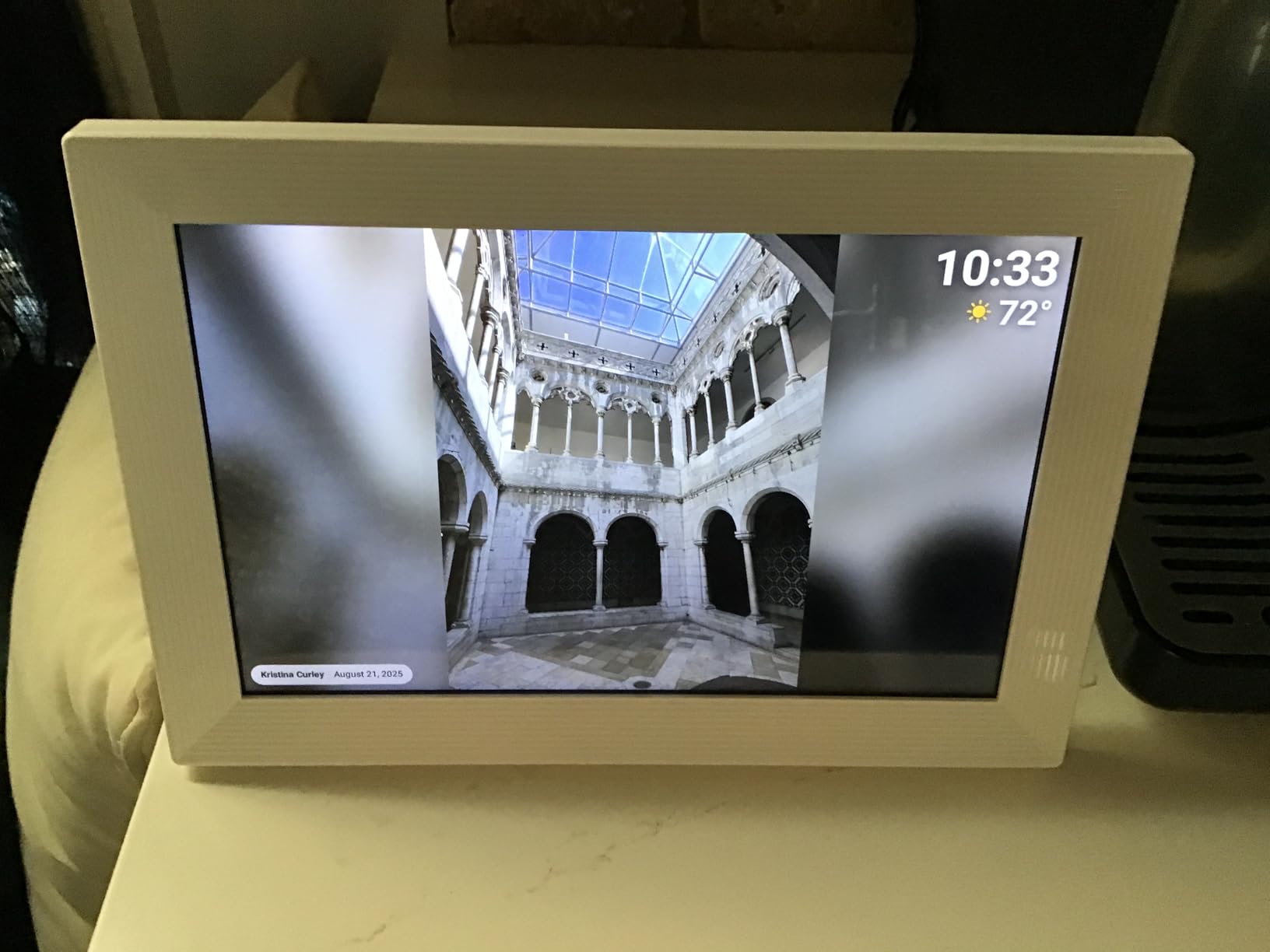 Digital Picture Frame, 10.1 inch Frameo Digital Frame WiFi, 1280 * 800 IPS HD Touchscreen, 32GB Storage, Instant Share Pictures Video, Smart Photo Frame Electronic, Gifts for Mom, House Warming customer photo 2