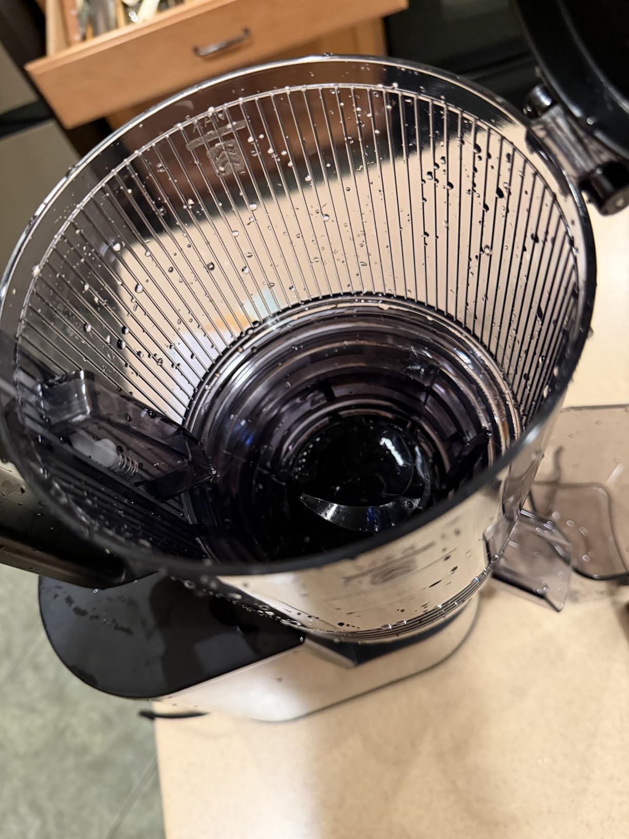 Cold Press Juicer, Upgraded AC Motor Masticating Juicer, Never Wears Stainless Steel Auger, BPA-FREE Slow Juicing Extractor Machine with Easy Clean 5.8