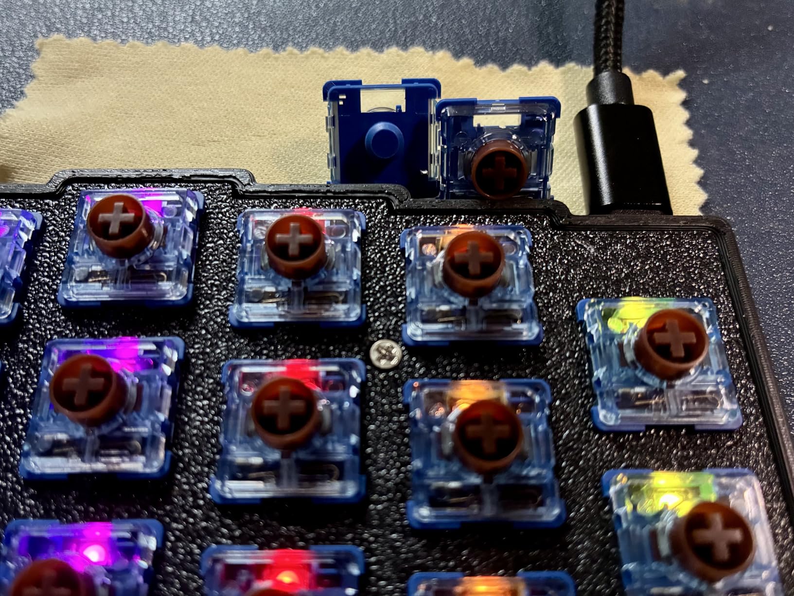 YMDK Low Profile Split Chocolate Keyboard Corne V4.1 Ergonomic 46 Keys Hotswappable 40% Layout 3D Print Case PLA RGB Vial Keyboard Kit customer photo 1