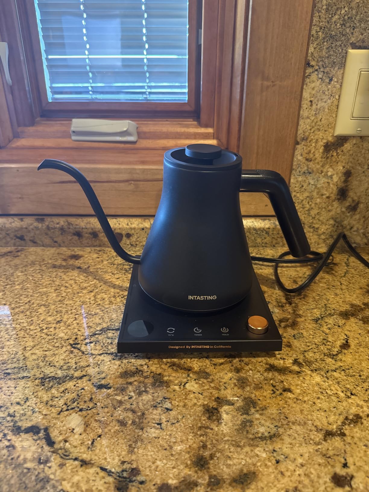 Electric Kettles, Gooseneck Electric Kettle, ±1 Temperature Control, Stainless Steel Inner, Quick Heating, for Pour Over Coffee, Brew Tea, Boil Hot Water, 0.9L Black customer photo 1