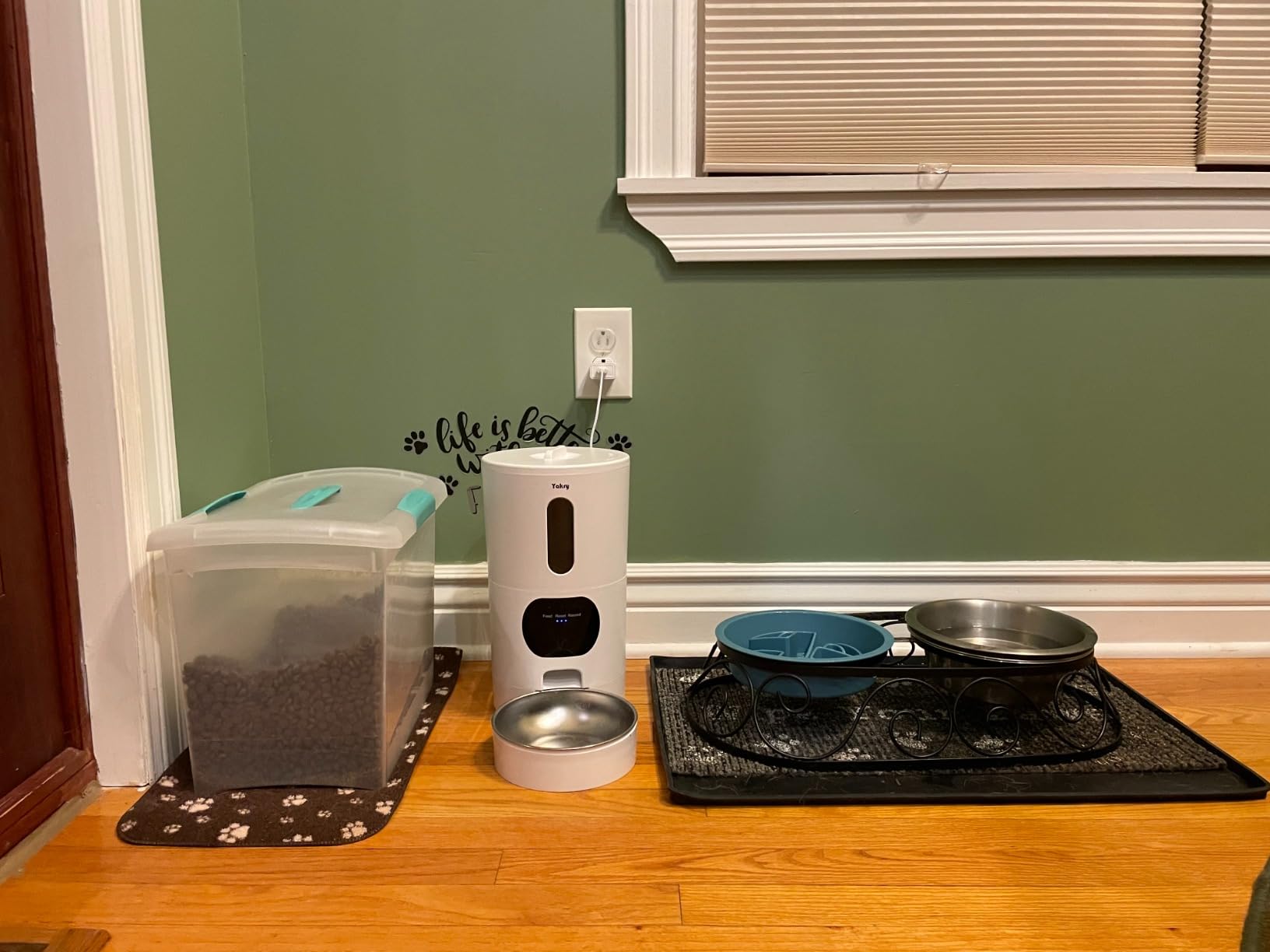 Automatic Dog Feeder Large Breed with Camera - 12L/50 Cups Anti-Clog Dog Food Dispenser for Kibble up to 20mm/0.78 in - WiFi App Scheduling & HD 1080P Camera for Remote Mealtime Check-Ins by Yakry customer photo 1