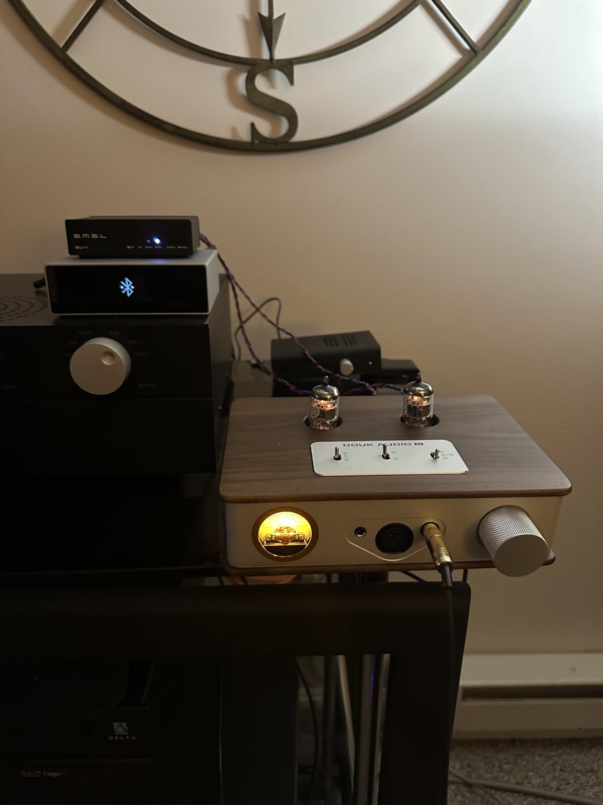 Douk Audio Tube Headphone Amp for XLR, 4.4mm, 6.35mm HiFi Headphones, Stereo Preamplifier with VU Meter and German Valvo Vacuum Tubes (E2) customer photo 1