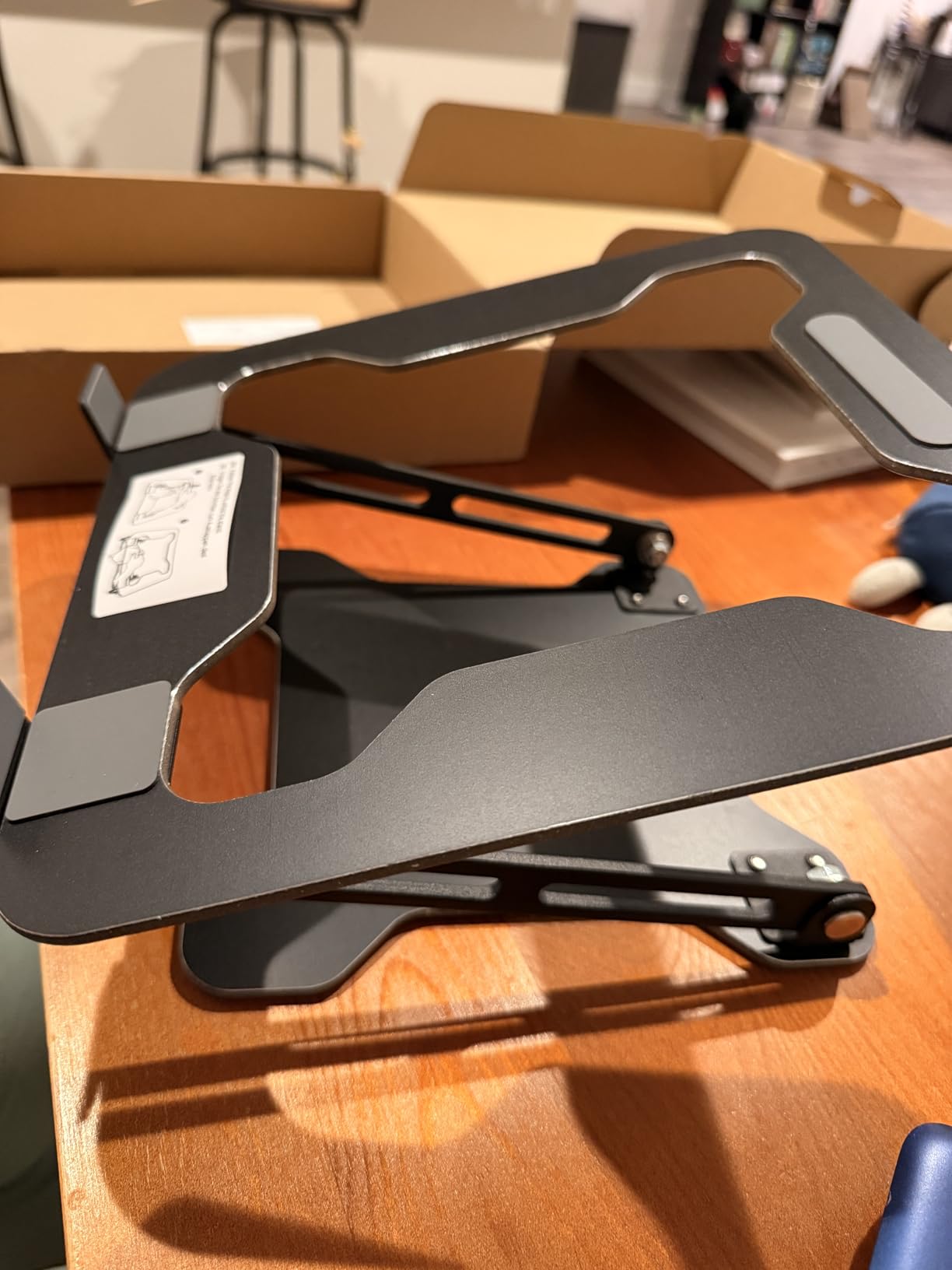 LOXP Adjustable Laptop Stand for Desk, Metal Foldable Laptop Riser, Ventilated Cooling Lectern, Ergonomic Computer Notebook Stand for Desk Compatible with 10-15.6