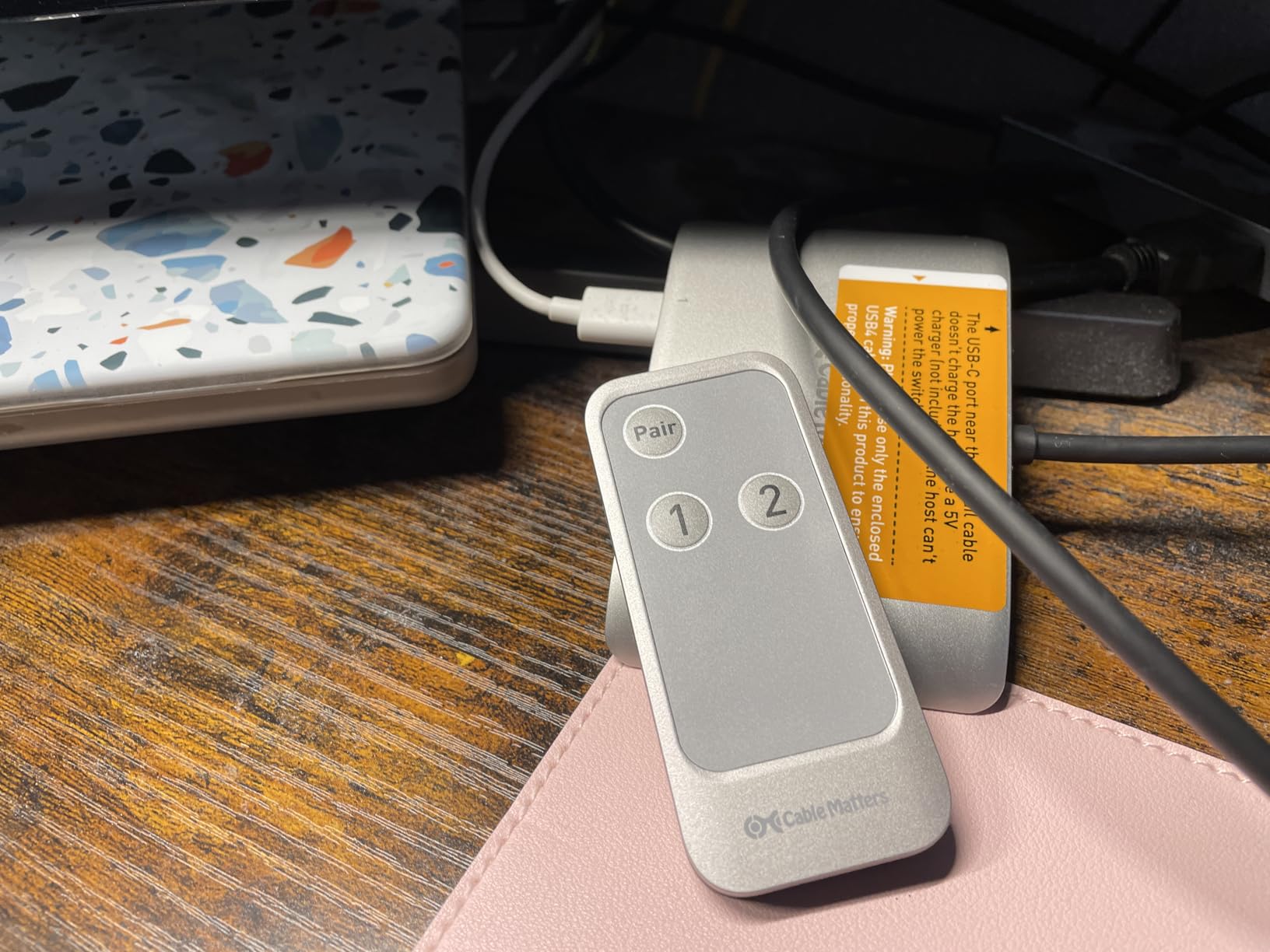 Cable Matters 20Gbps USB C Switch for 2 Computers, 140W PD, Up to 8K@30Hz on Windows, 4K@60Hz on macOS, Sharing One USB-C/Thunderbolt 4 Monitor or Dock (Not for Dock with an Attached Cable) customer photo 2