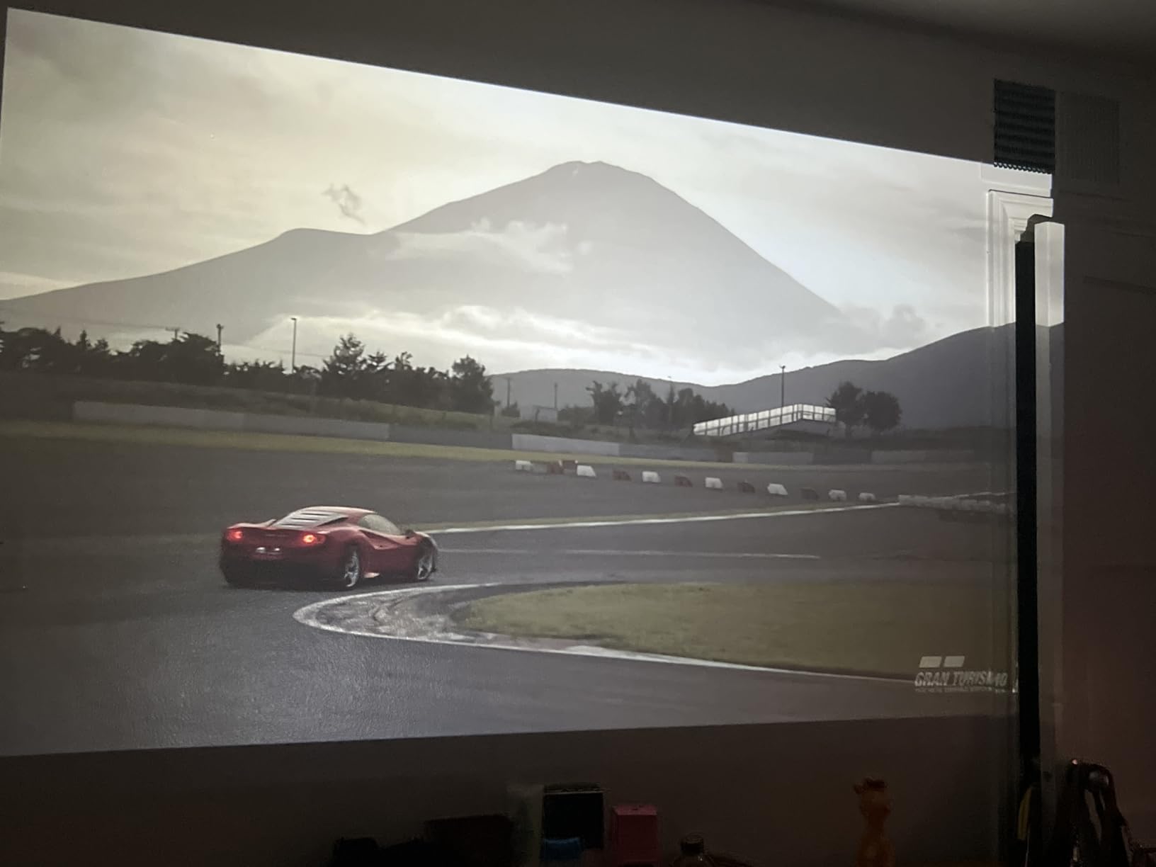 [Officially-Licensed App & Auto Focus] White Smart Mini Projector with WiFi and Bluetooth, XuanPad 4K Support Movie Projector, Portable Native 1080P Outdoor Projector with 360 Degree Stand customer photo 2