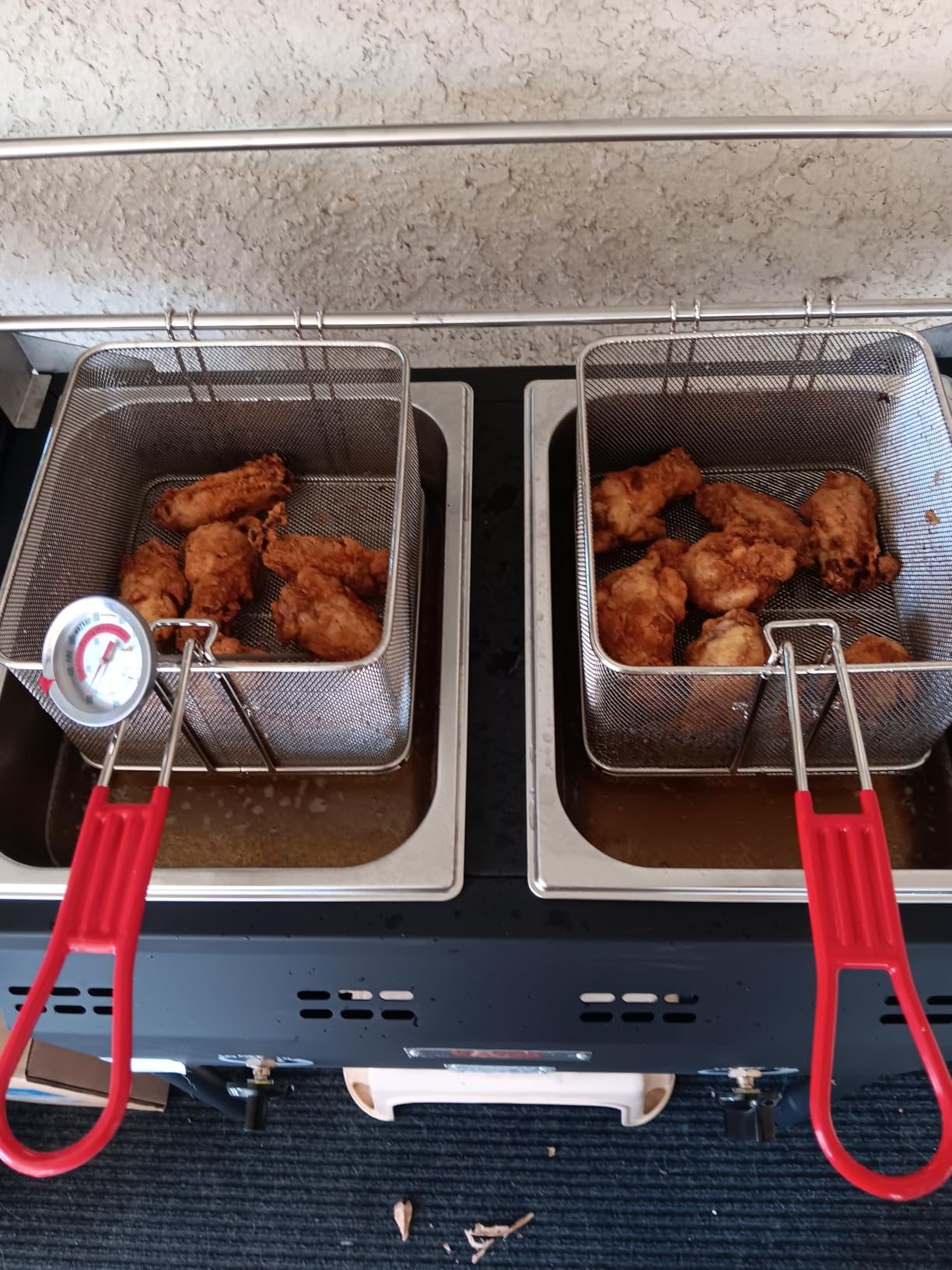VEVOR Outdoor Propane Deep Fryer, Dual-Tank 18QTx2 Commercial Fryer, Multi-Purpose Portable Frying Cart with Wheel, 3 Basket, 2 Thermometer, Stainless Steel Cooker for Fish Fry Wings Fries, 40,000 BTU customer photo 1