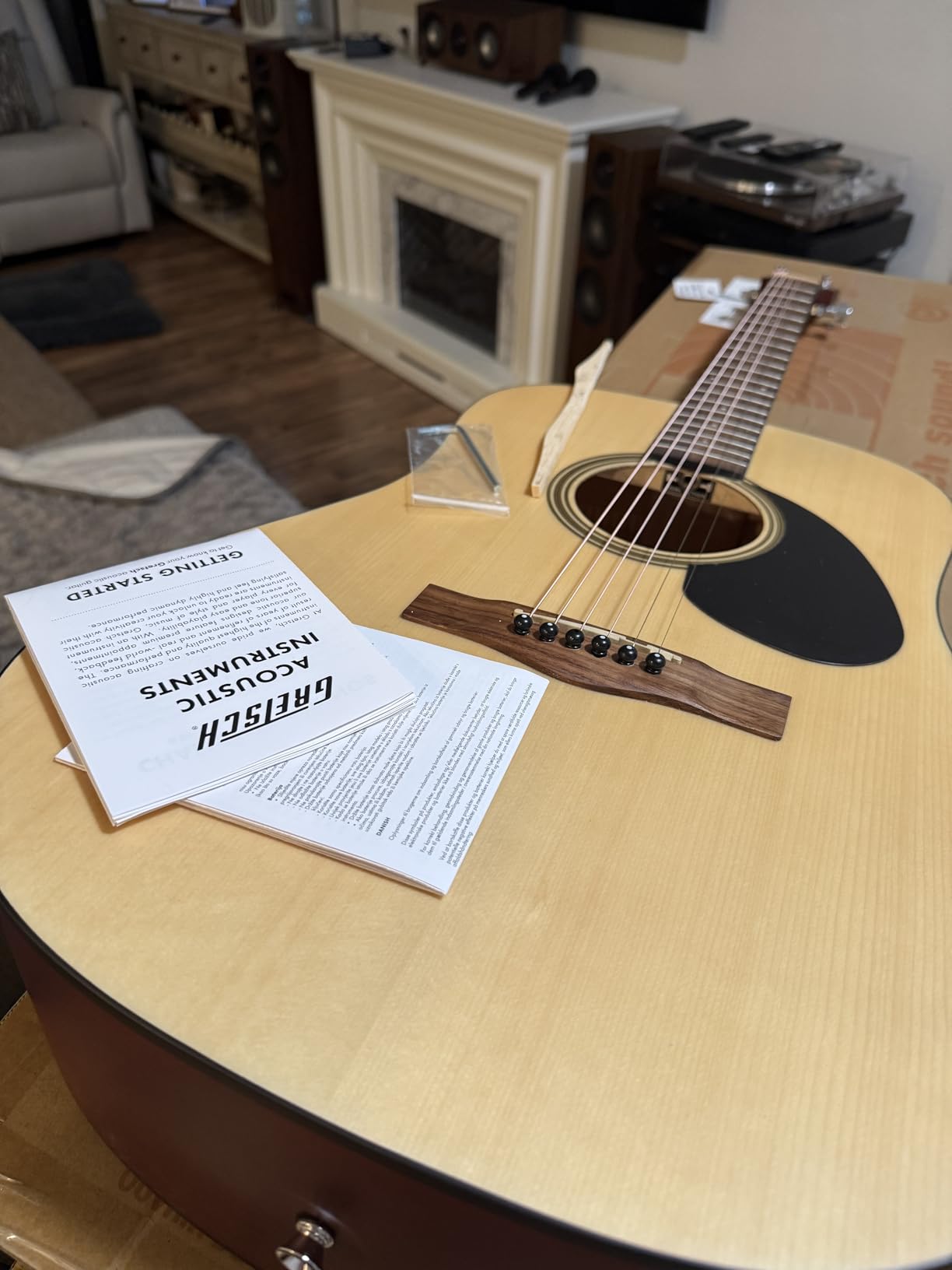 Gretsch Prelude D100 Dreadnought Acoustic Guitar, Beginner Guitar, Black/Natural customer photo 1