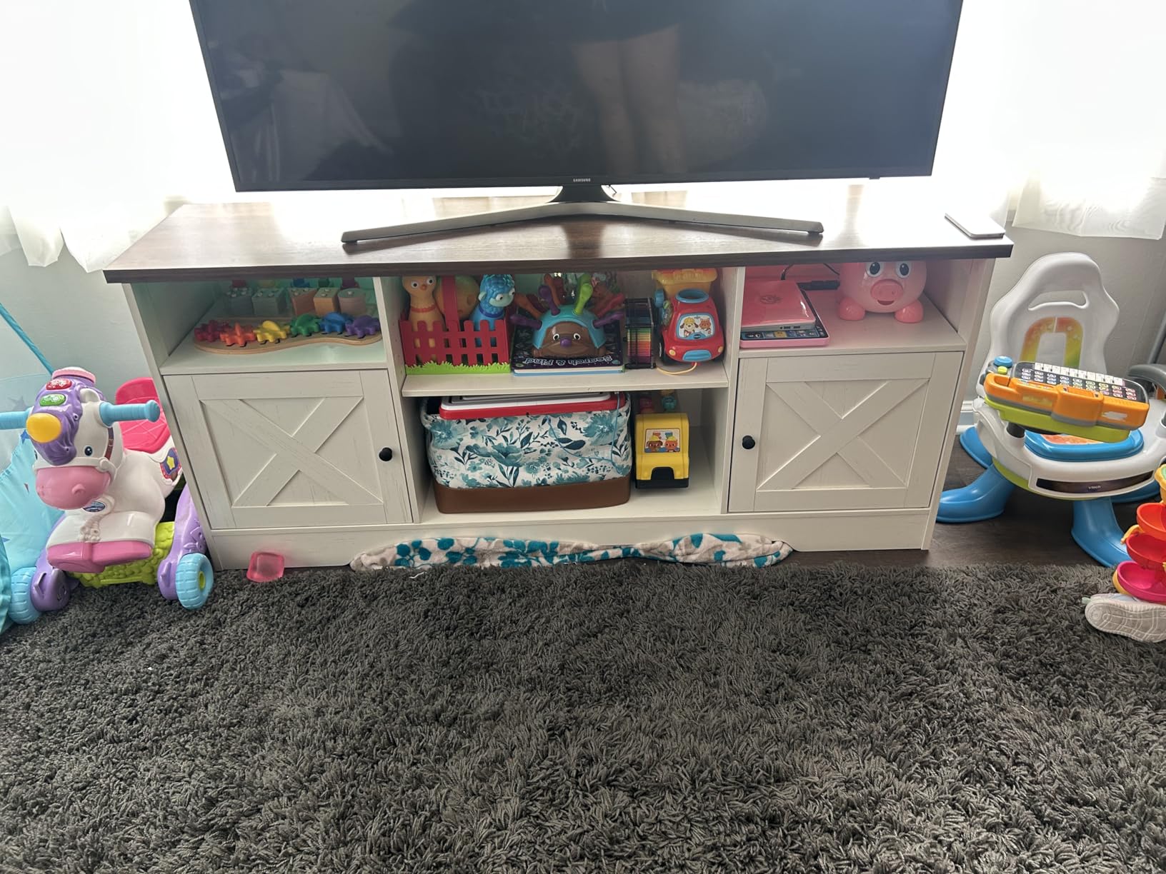Casaottima TV Stand for 65 Inch TV, Farmhouse Entertainment Center with Power Outlet & LED Light and Storage Cabinets, Console Table and Media Furniture for Living Room Bedroom, White customer photo 1