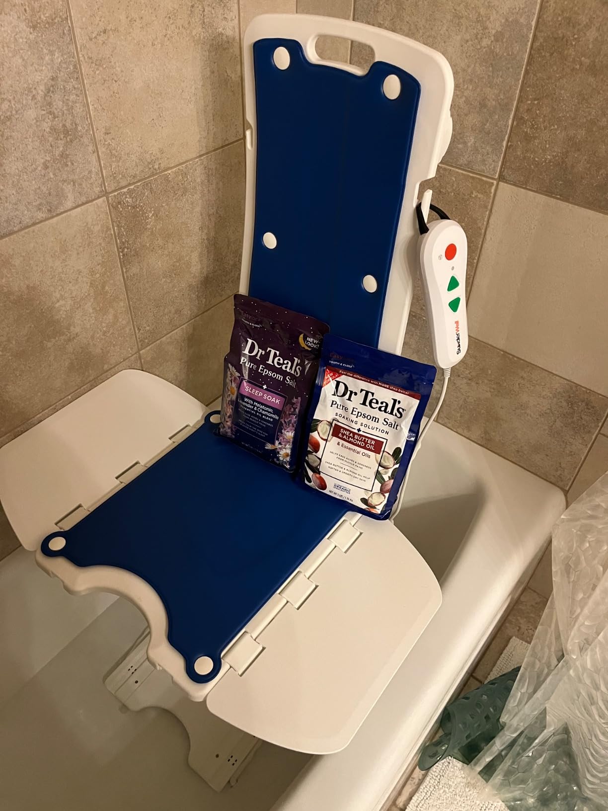 SUNDERWELL Electric Chair Lift for Elderly, 24 lbs Lightweight Floor Lift for Elderly Falls with 360 Degree Swivel Seat, Bath Lift Chair for Tub 308 lbs Capacity, IPX8 Waterproof & Remote Control (Purple) customer photo 1