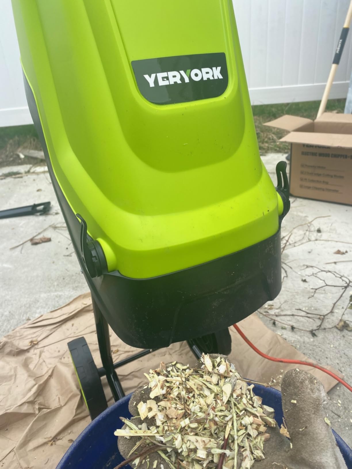 Yeryork Wood Chipper, 15-Amp 1.8