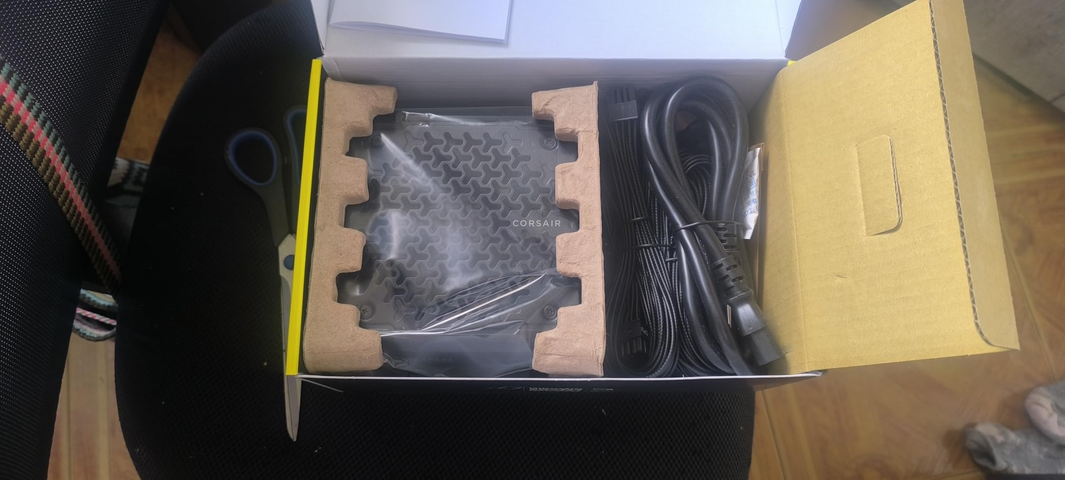 Corsair RM1000e ATX 3.1 PCIe 5.1 Ready Fully Modular 1000W Power Supply - 12V-2x6 Cable Included, Cybenetics Gold Efficiency, 105C-Rated Capacitors - Black customer photo 1