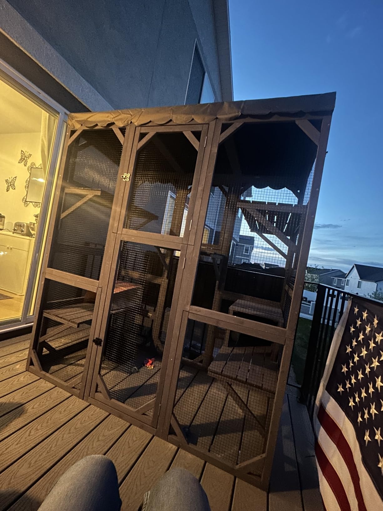 Aivituvin Catio Outdoor Cat Enclosure with Scratch Post, Hammock, Large Window Cat House for 2-6 Mulitiple Cats Walk in Kitty Cage with Tarp Roof 70