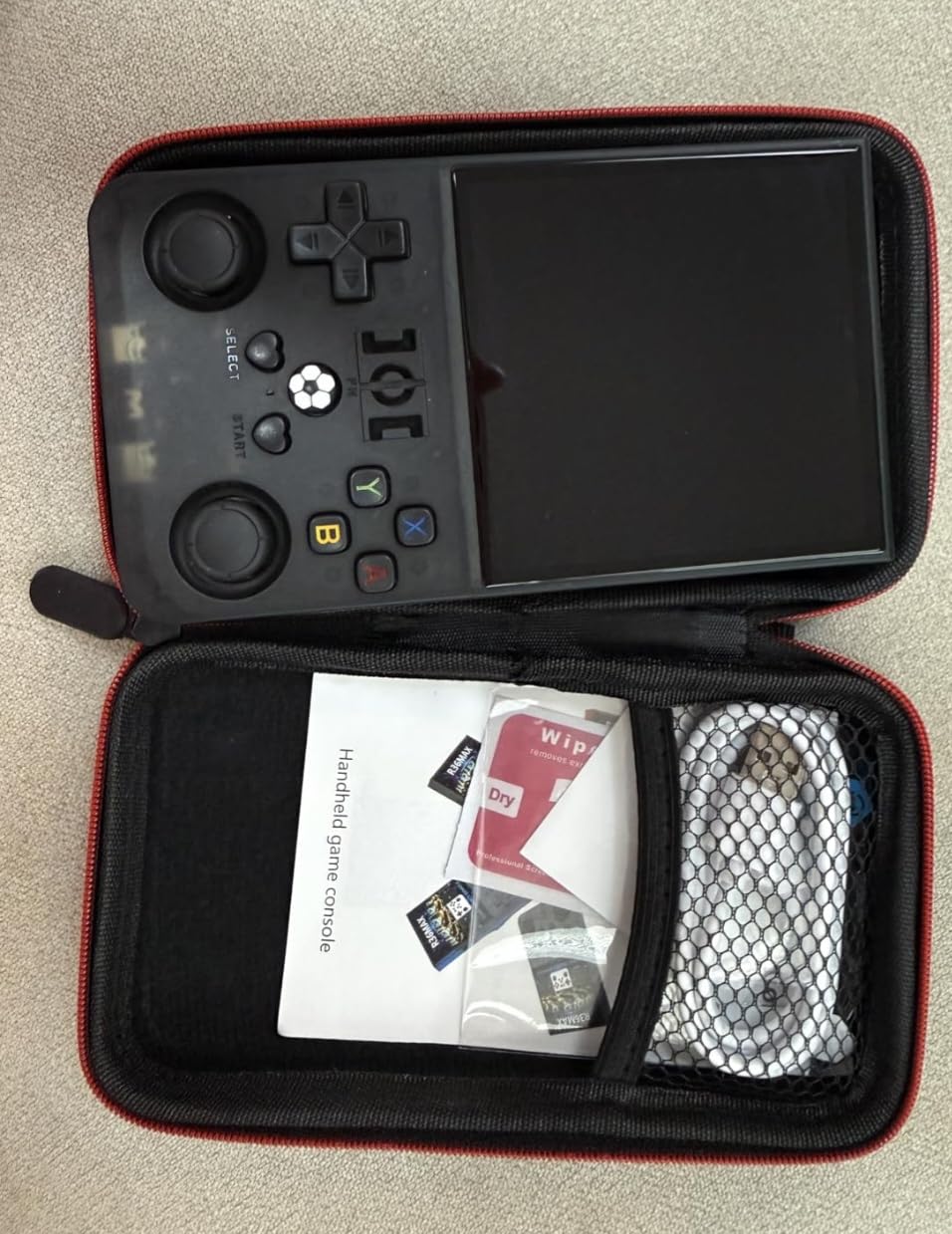 R36MAX Retro Handheld Game Console, 4.0 Inch 720x720 IPS Screen, 64GB Built-in 18,000+ Classic Games, Open Source Linux System customer photo 2