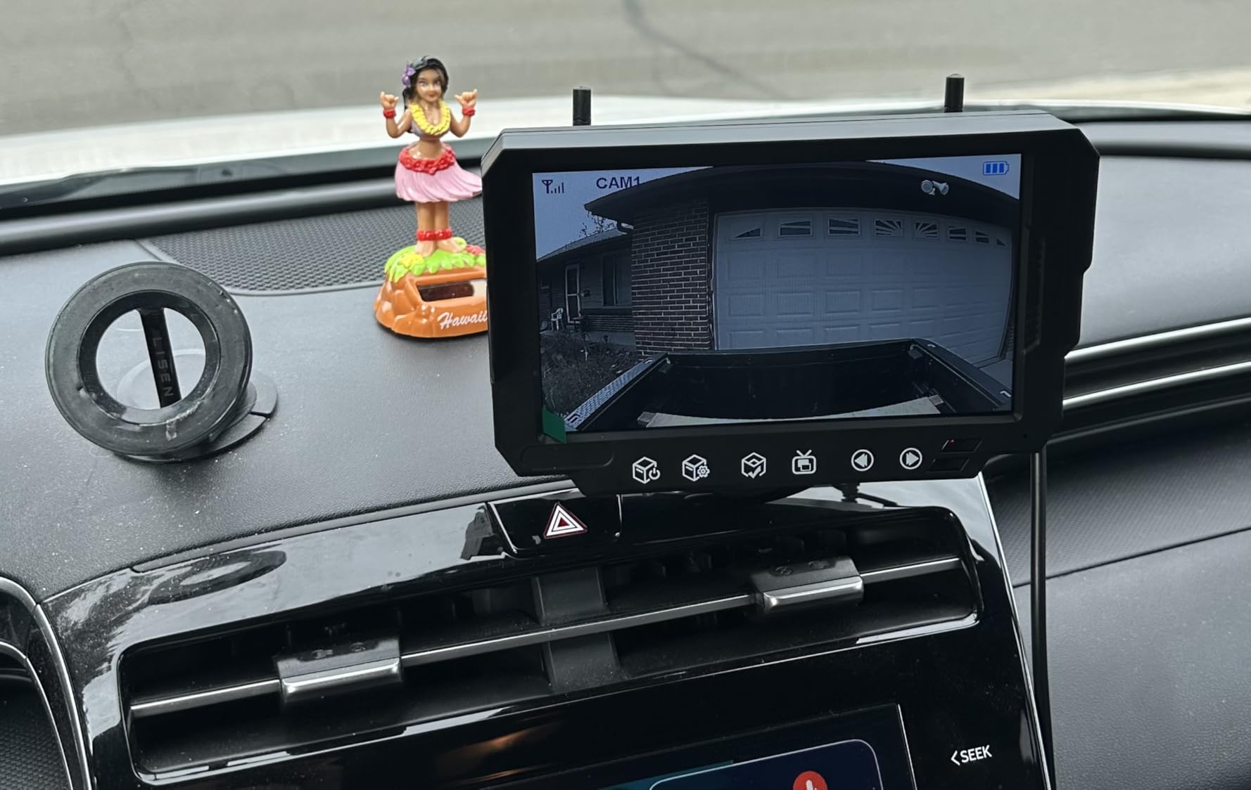 Rohent Solar Wireless Backup Camera for Trucks: 7