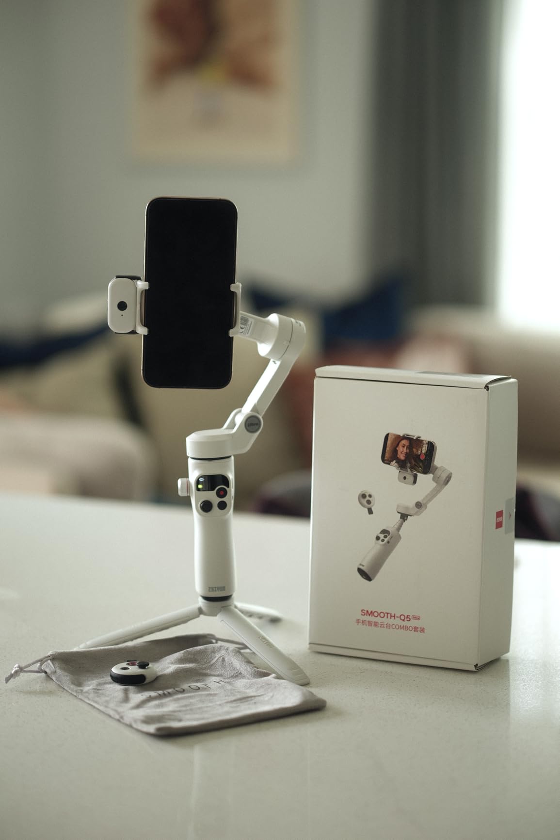 Zhiyun Smooth Q5 Ultra Combo Gimbal Stabilizer for iPhone, Portable Foldable Phone Gimbal with Detachable Voice Remote Control, AI Tracker, Built-in Extension Rod, Fill Light customer photo 2