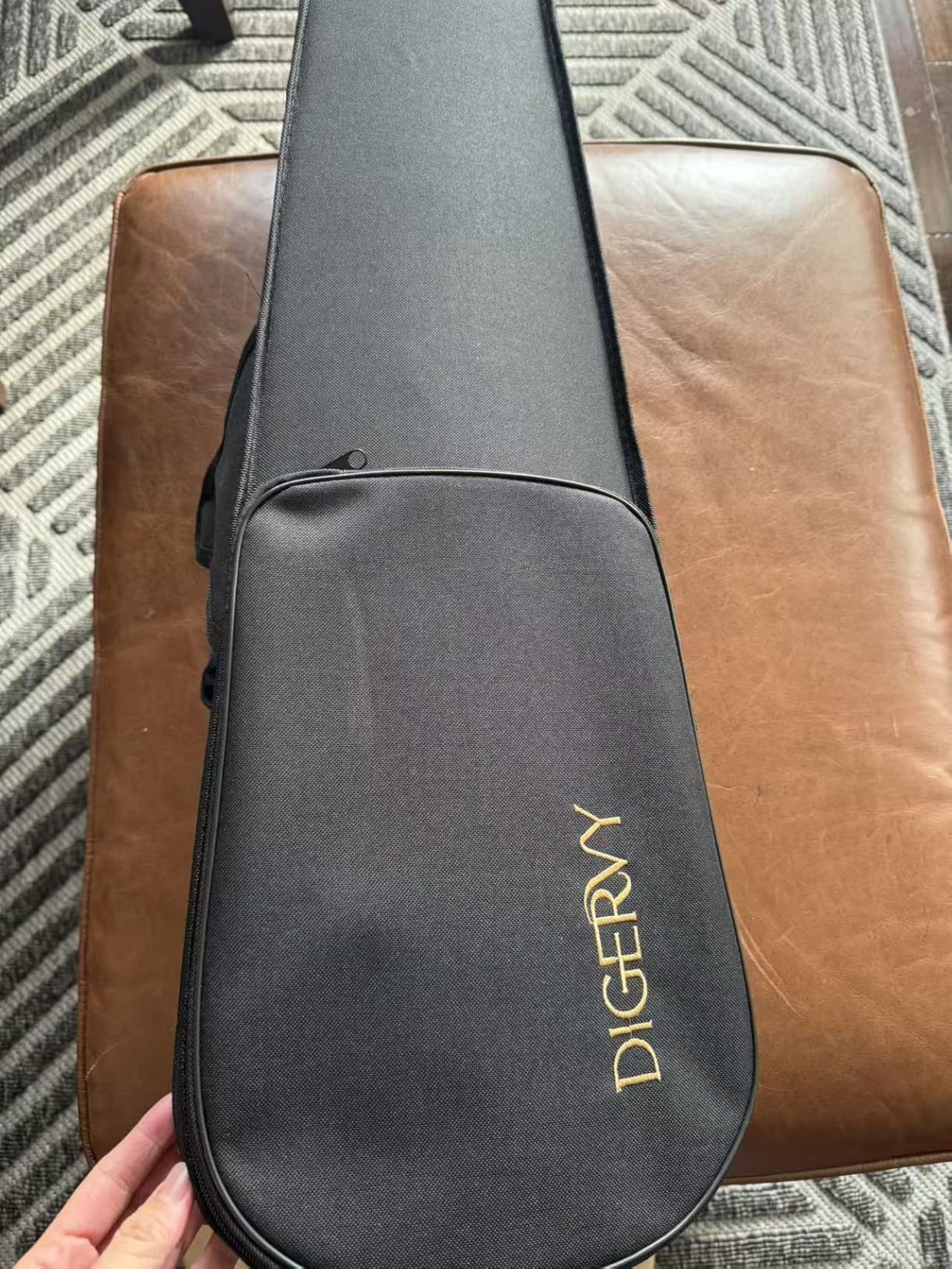 Violin 4/4 Full Size Kit for Beginners, Glossy Violin Fiddle Set for Adults, Students with Violin Case, Bow, Rosin, Fingerboard Sticker, Shoulder Rest, Extra Strings and Bridge(Plywood, Full) customer photo 1