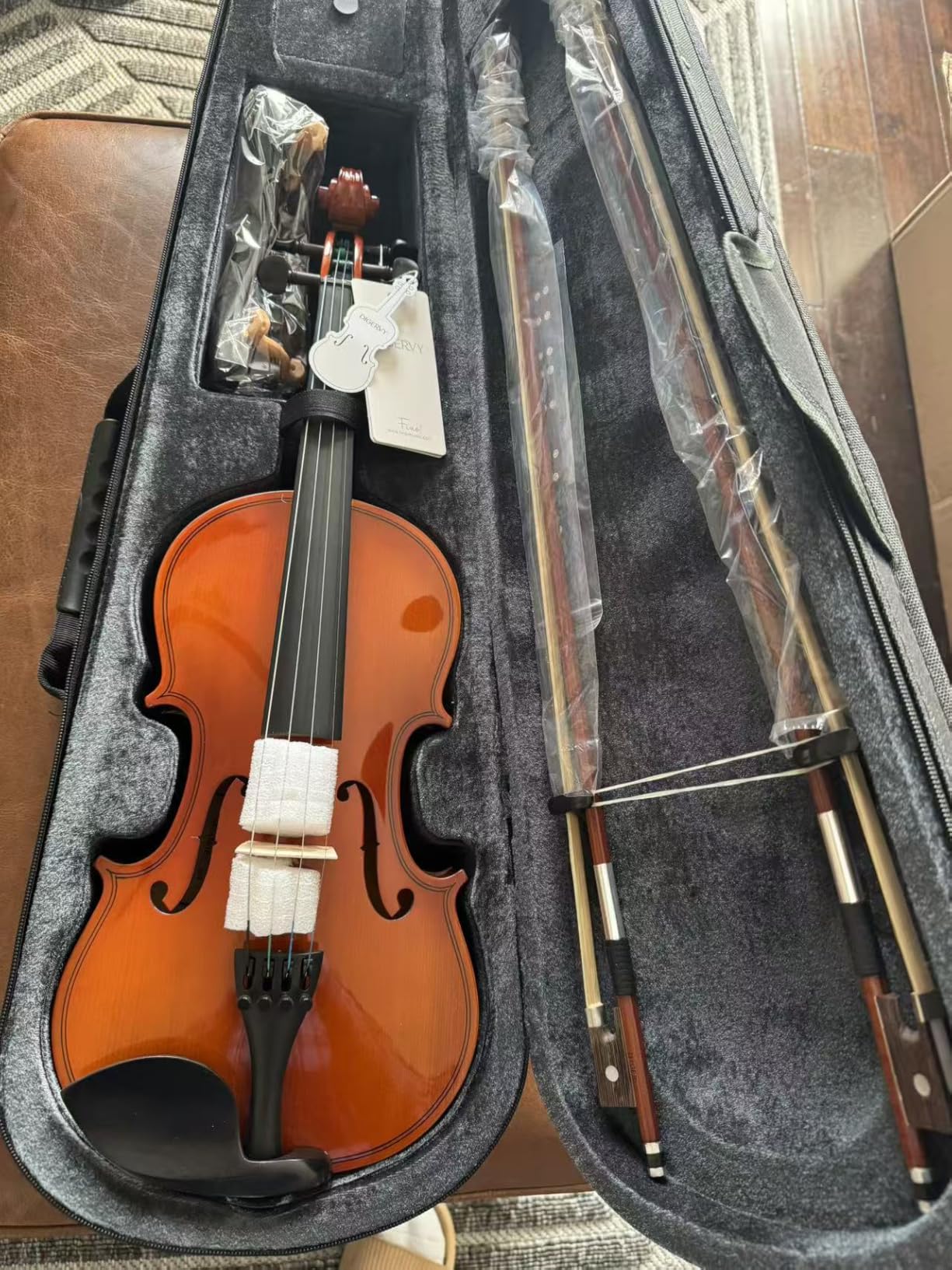 Violin 4/4 Full Size Kit for Beginners, Glossy Violin Fiddle Set for Adults, Students with Violin Case, Bow, Rosin, Fingerboard Sticker, Shoulder Rest, Extra Strings and Bridge(Plywood, Full) customer photo 2