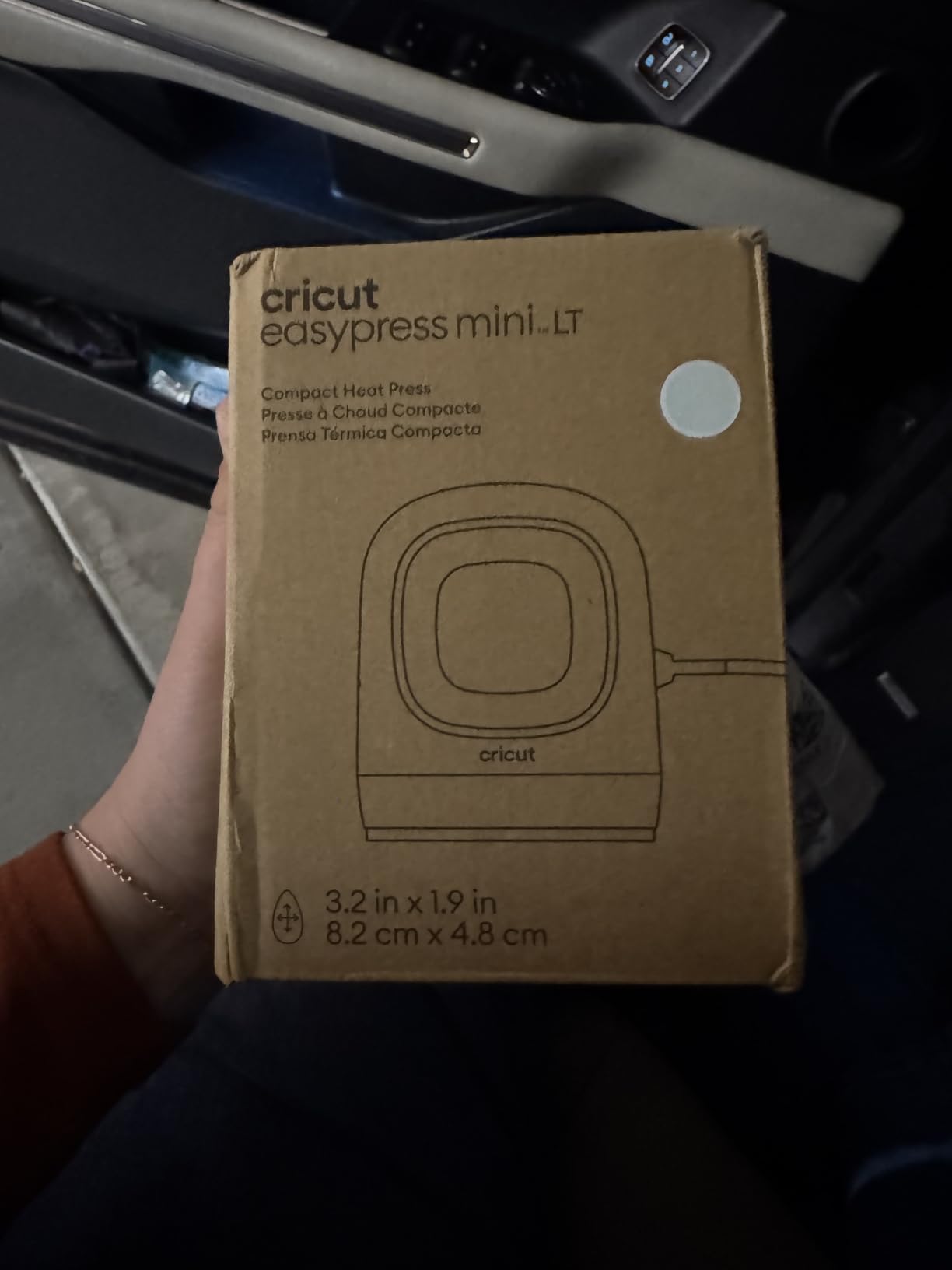Cricut EasyPress Mini™ LT - Blue - Mini Heat Press for Pressing Shoes, Baby Clothes, T-Shirts, & More - Easy to Use with a Single Setting - Precision Tip - Compact & Portable Mini Iron customer photo 2