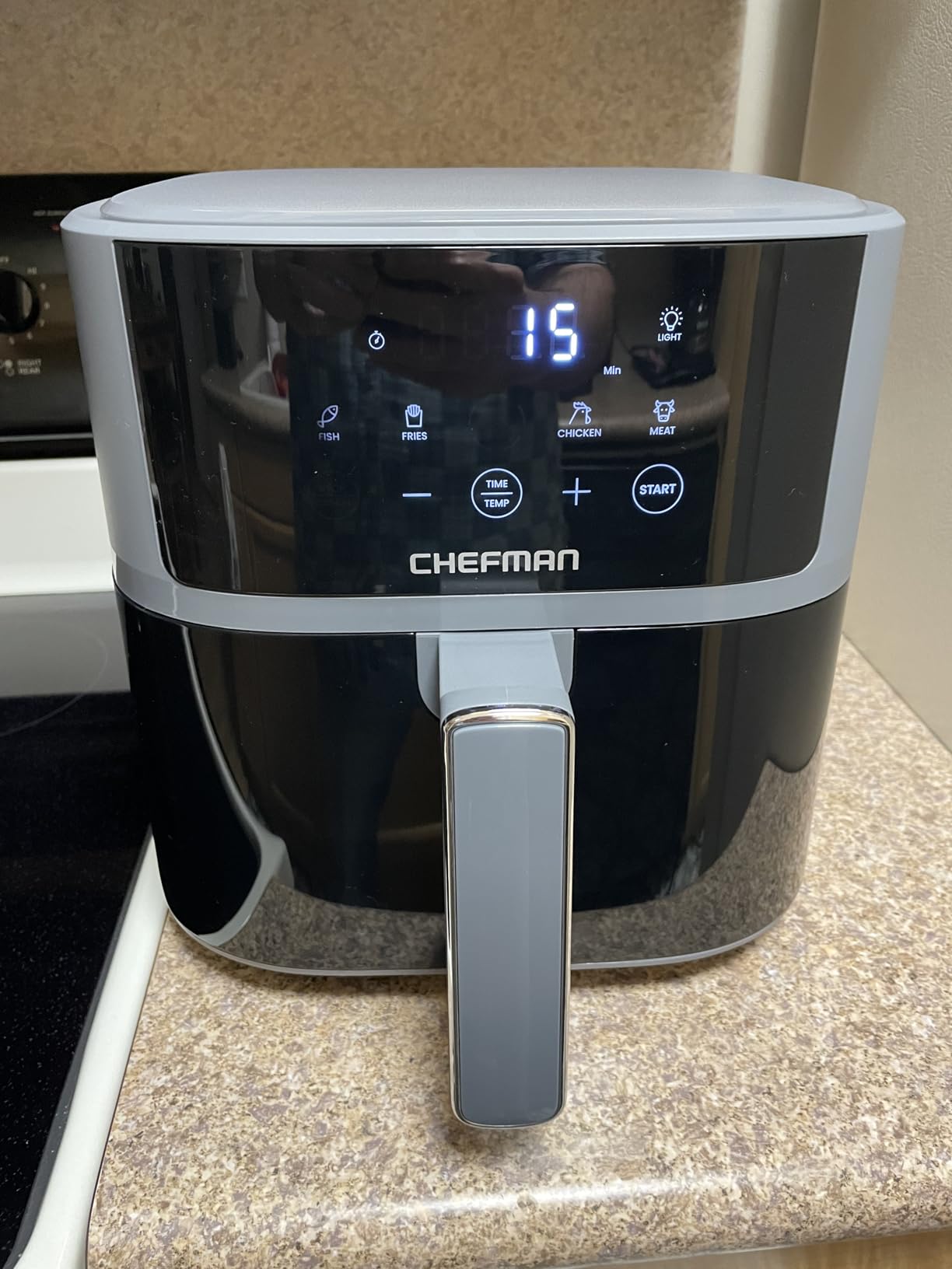Chefman Air Fryer 9 Qt | TurboFry 7-in-1 High-Powered 450°F Cooking for Crispier and Even Results | XL Basket with Viewing Window | Air Fry, Bake, Broil, Reheat, Dehydrate, Defrost, Keep Warm customer photo 2